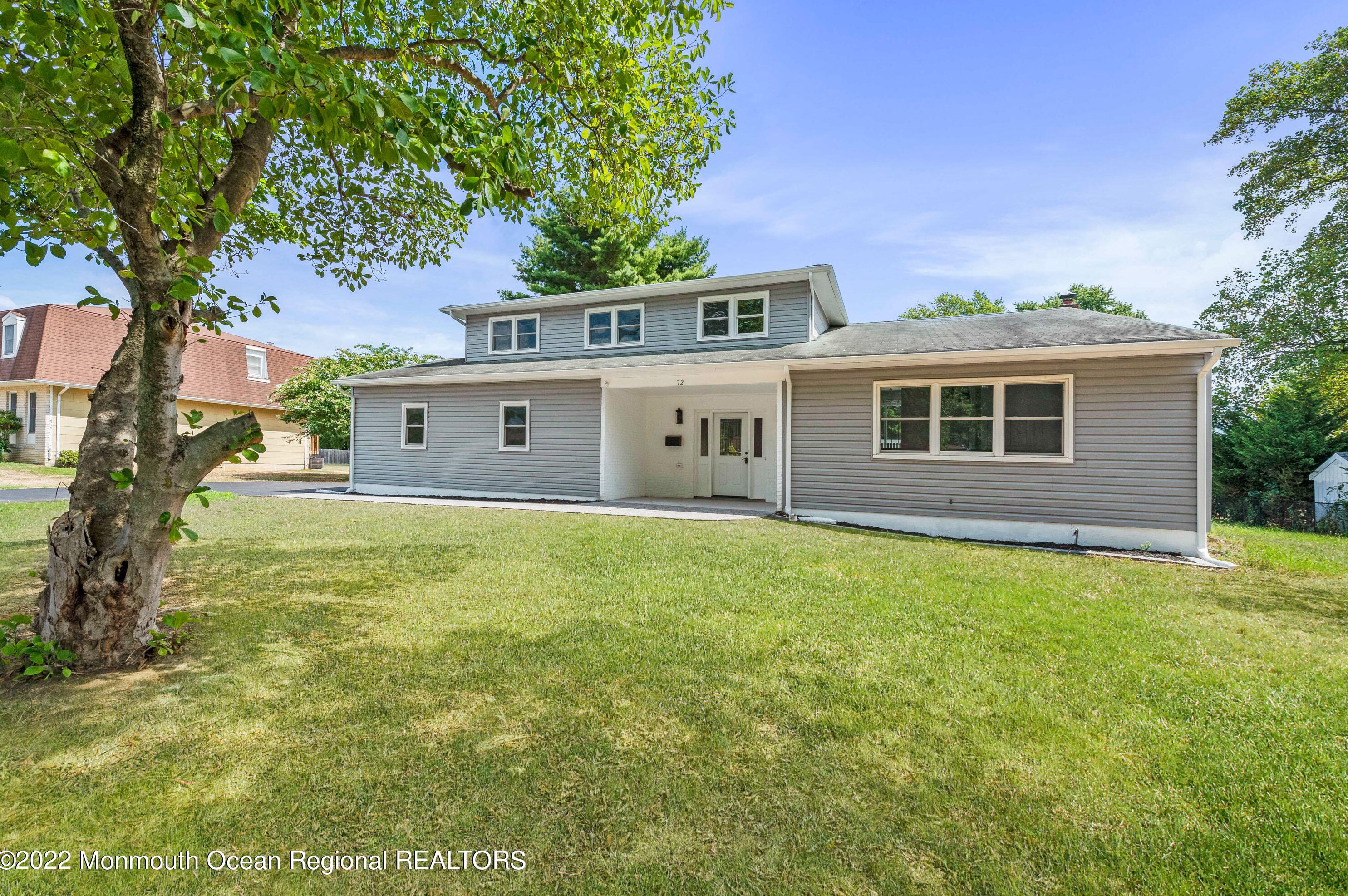 72 Portage Dr, East Freehold, NJ 07728