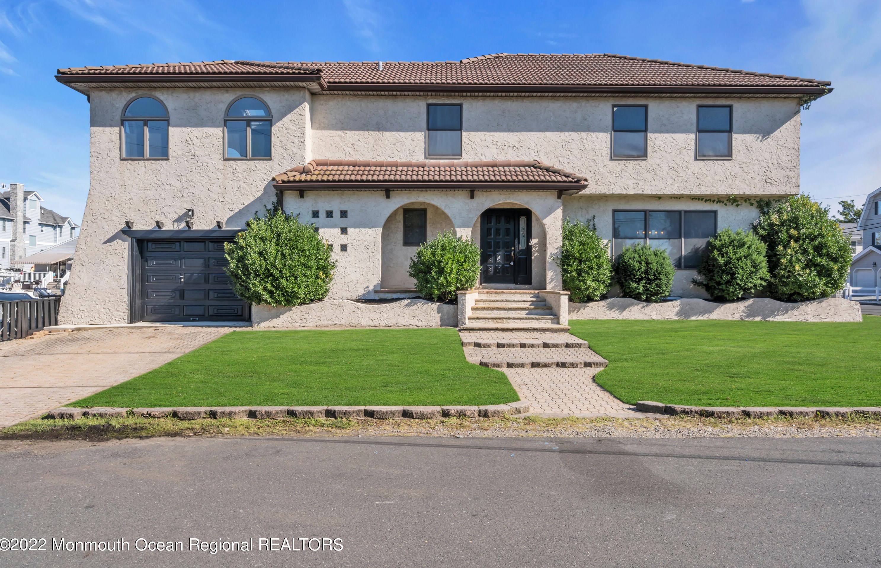 29 Island Dr, Bricktown, NJ 08724