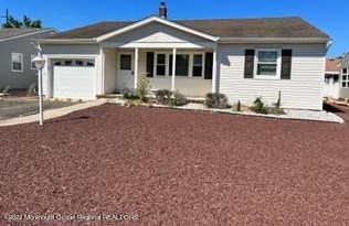 24 Bennington Dr, Berkeley Township, NJ 08721