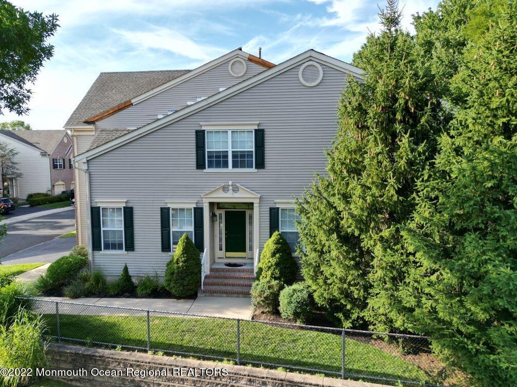 43 Banyan Blvd, Holmdel Village, NJ 07733
