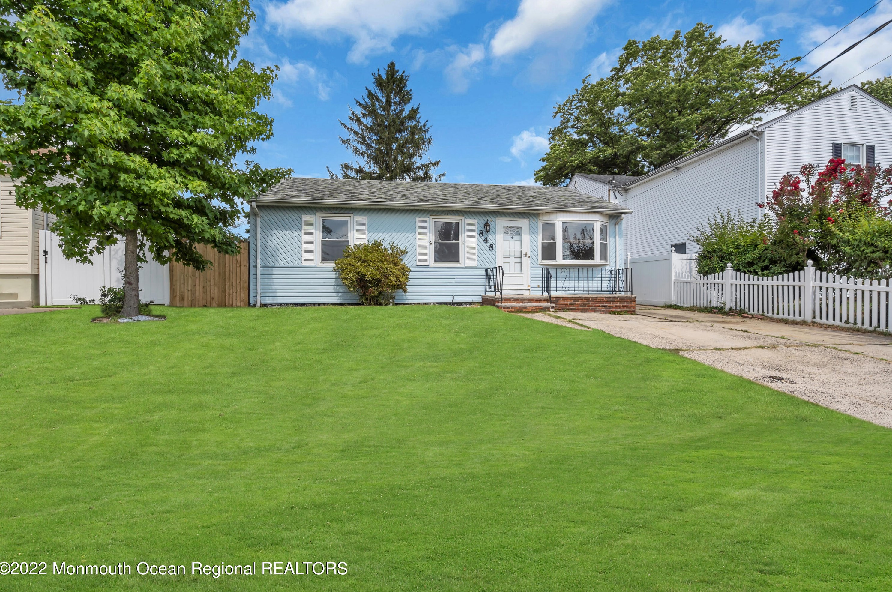 848 Malden Dr, Keyport, NJ 07735