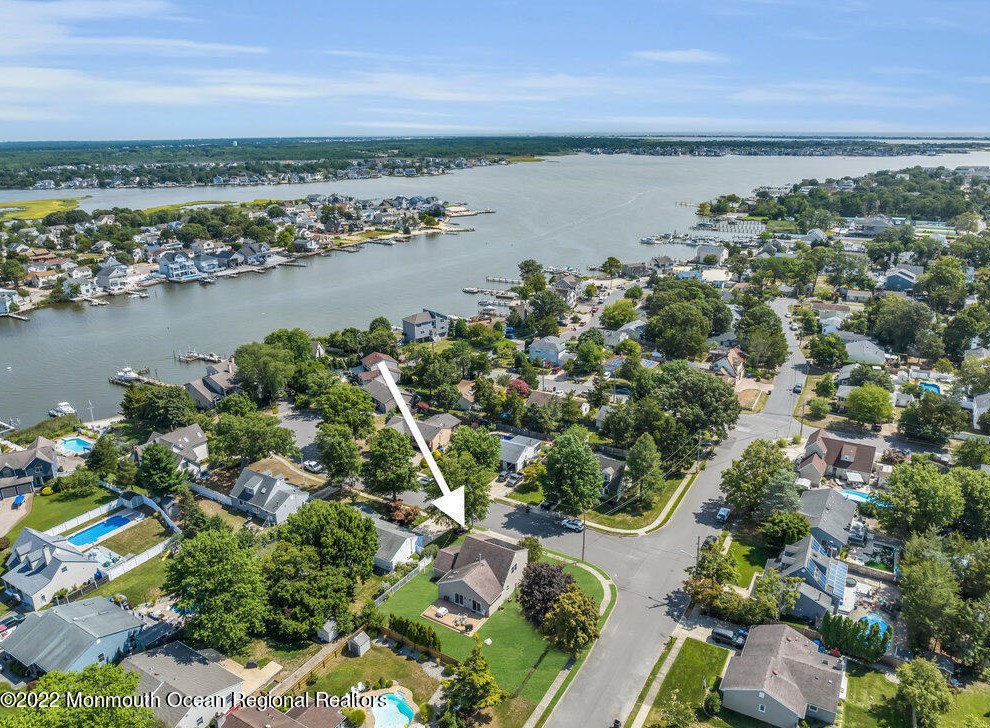 152 Twilight Ct, Toms River, NJ 08753-1888