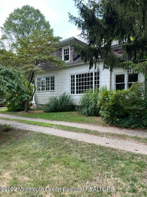94 Aberdeen Rd, Matawan, NJ 07747-2721