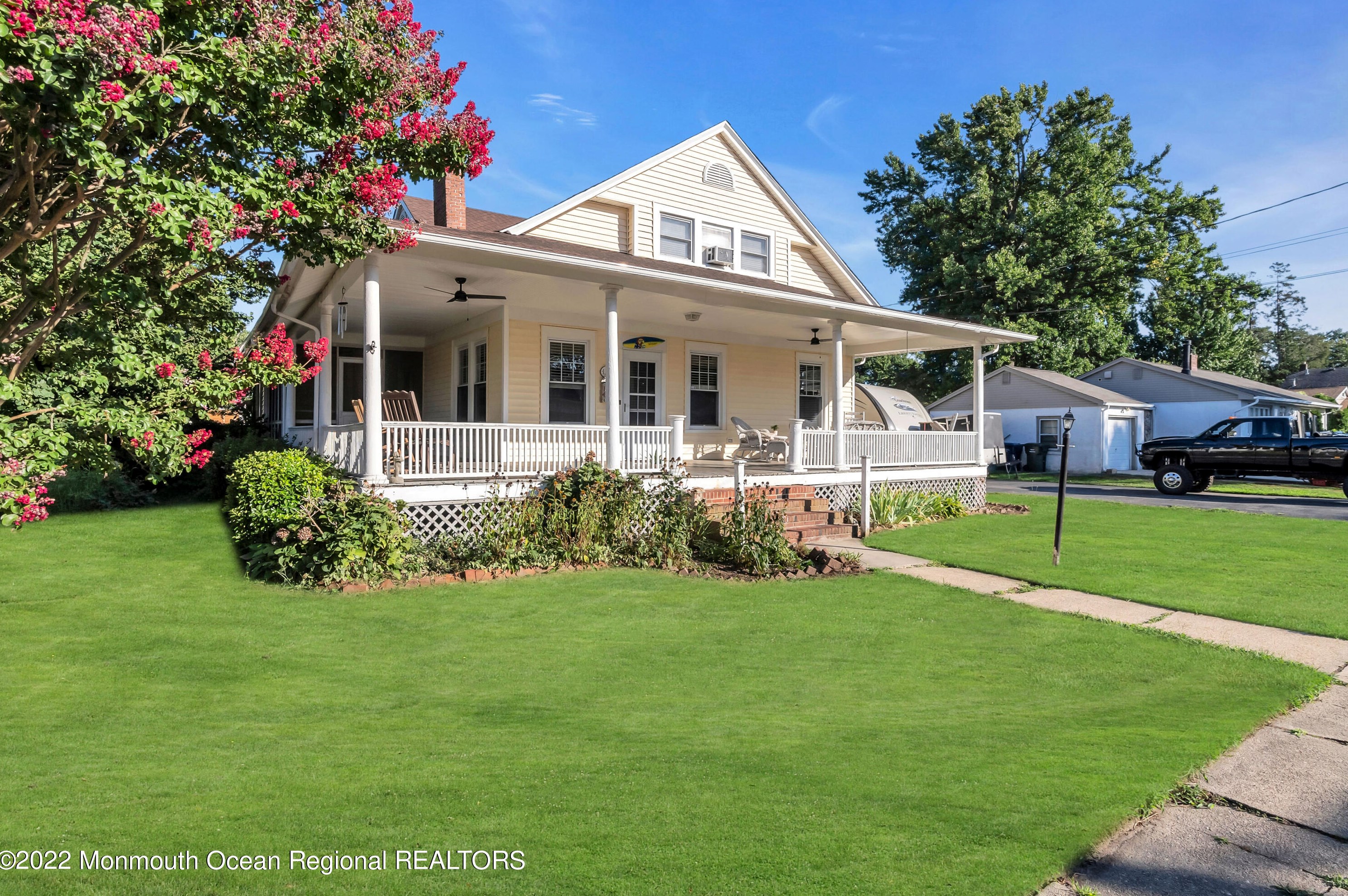 1318 Garven Ave, Tinton Falls, NJ 07712