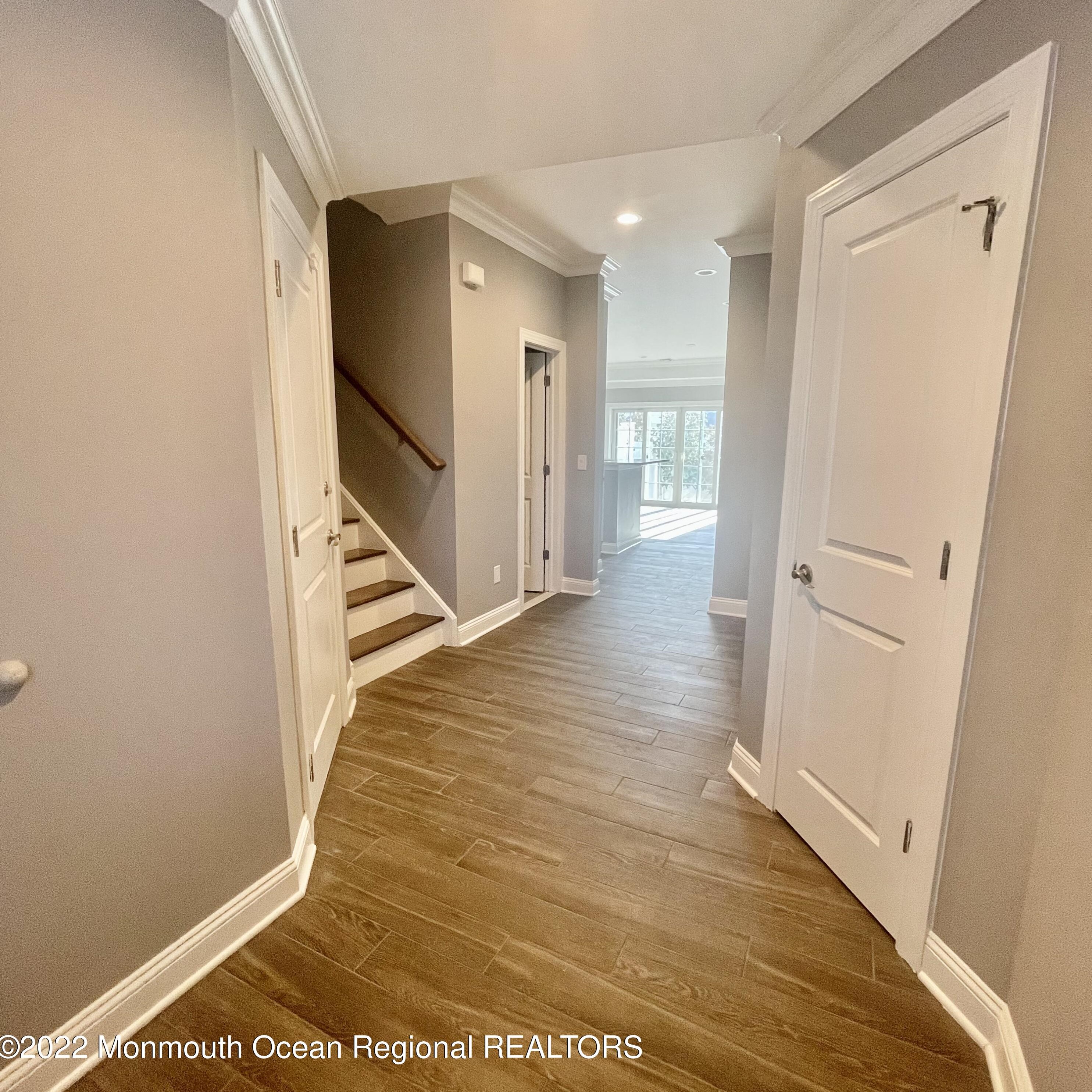 189 Chingarora Ave, Keyport, NJ 07735-1135