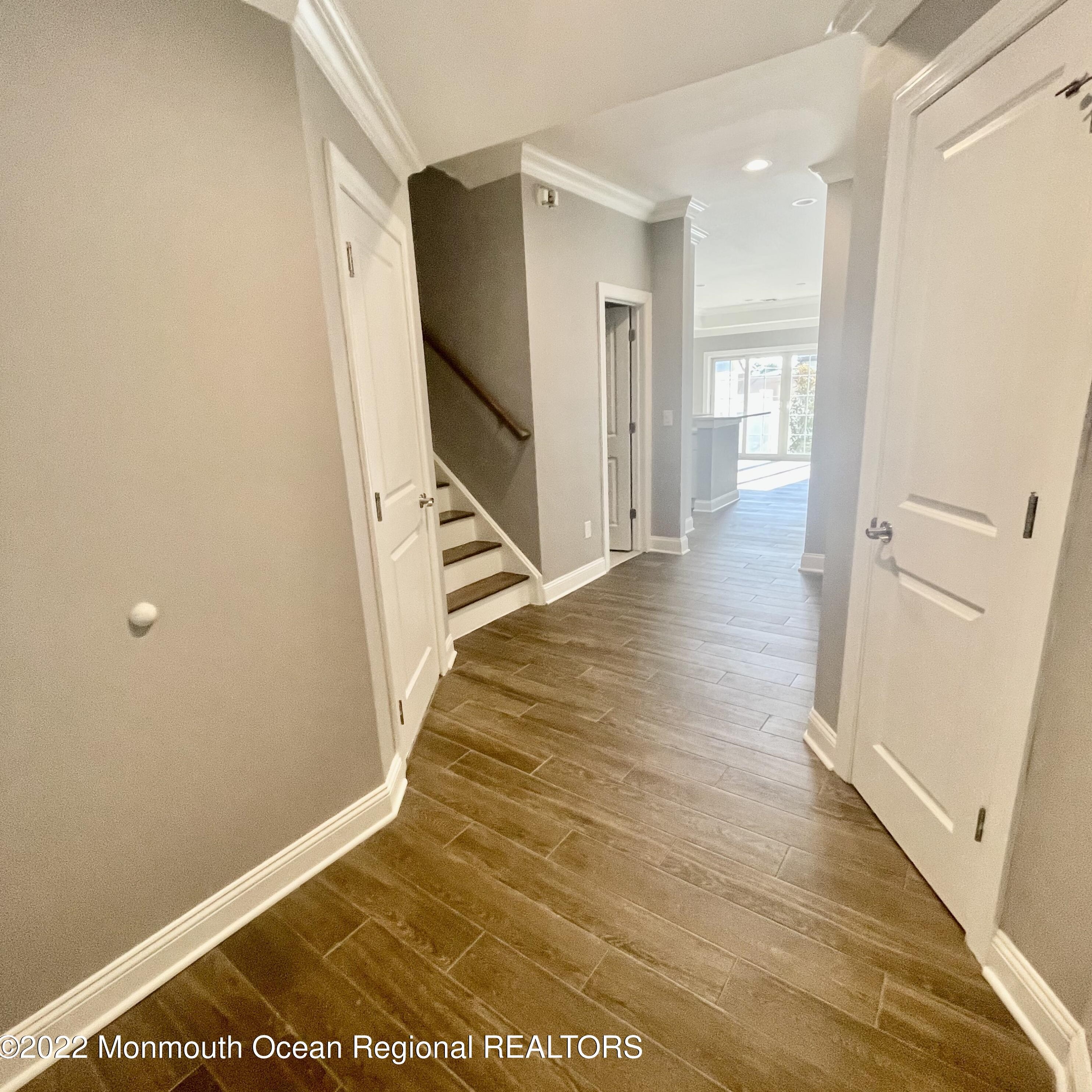 193 Chingarora Ave, Keyport, NJ 07735-1135