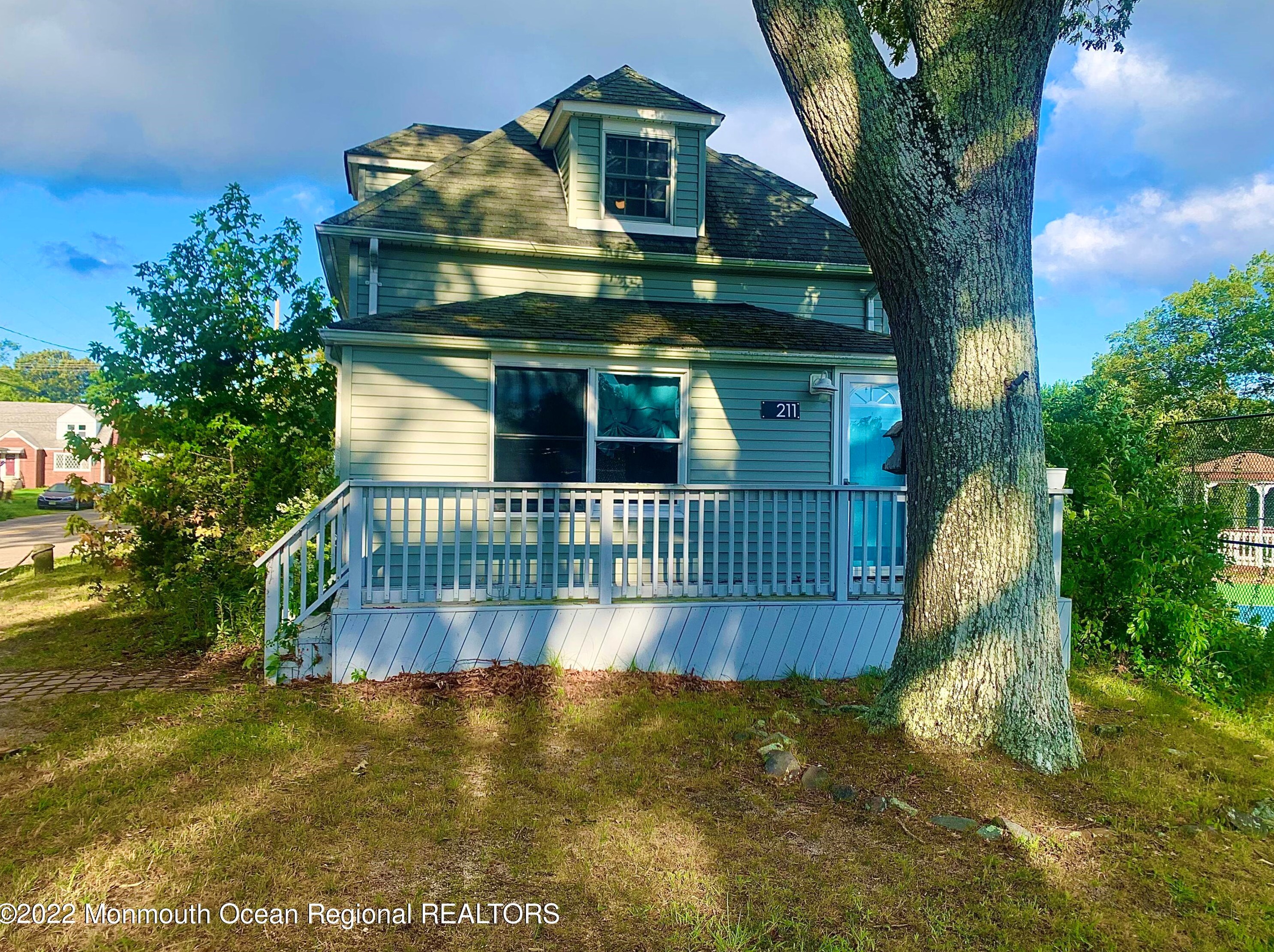 211 Point Pleasant Ave, Ocean Gate, NJ 08740-1398