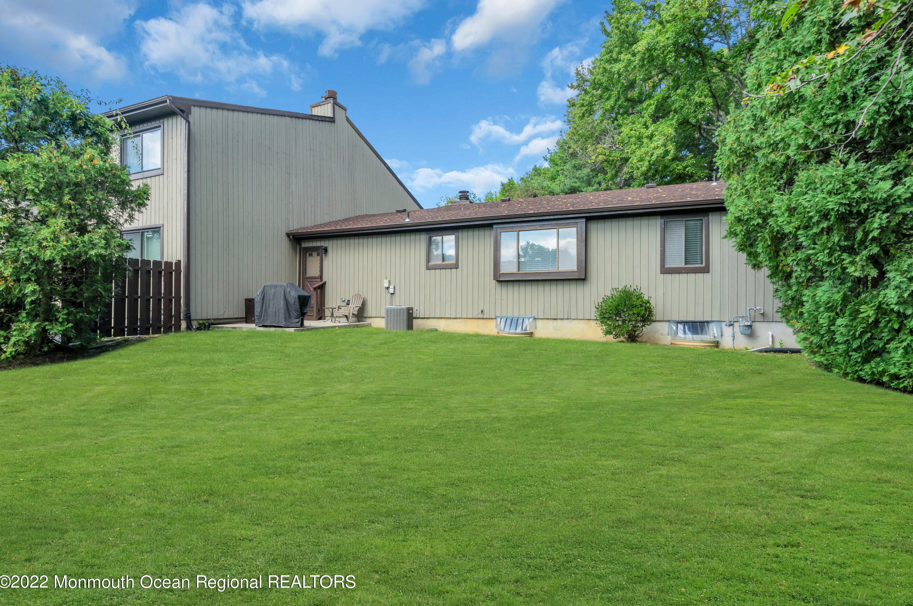 187 Heywood Ct, Matawan NJ 07747-3570 exterior