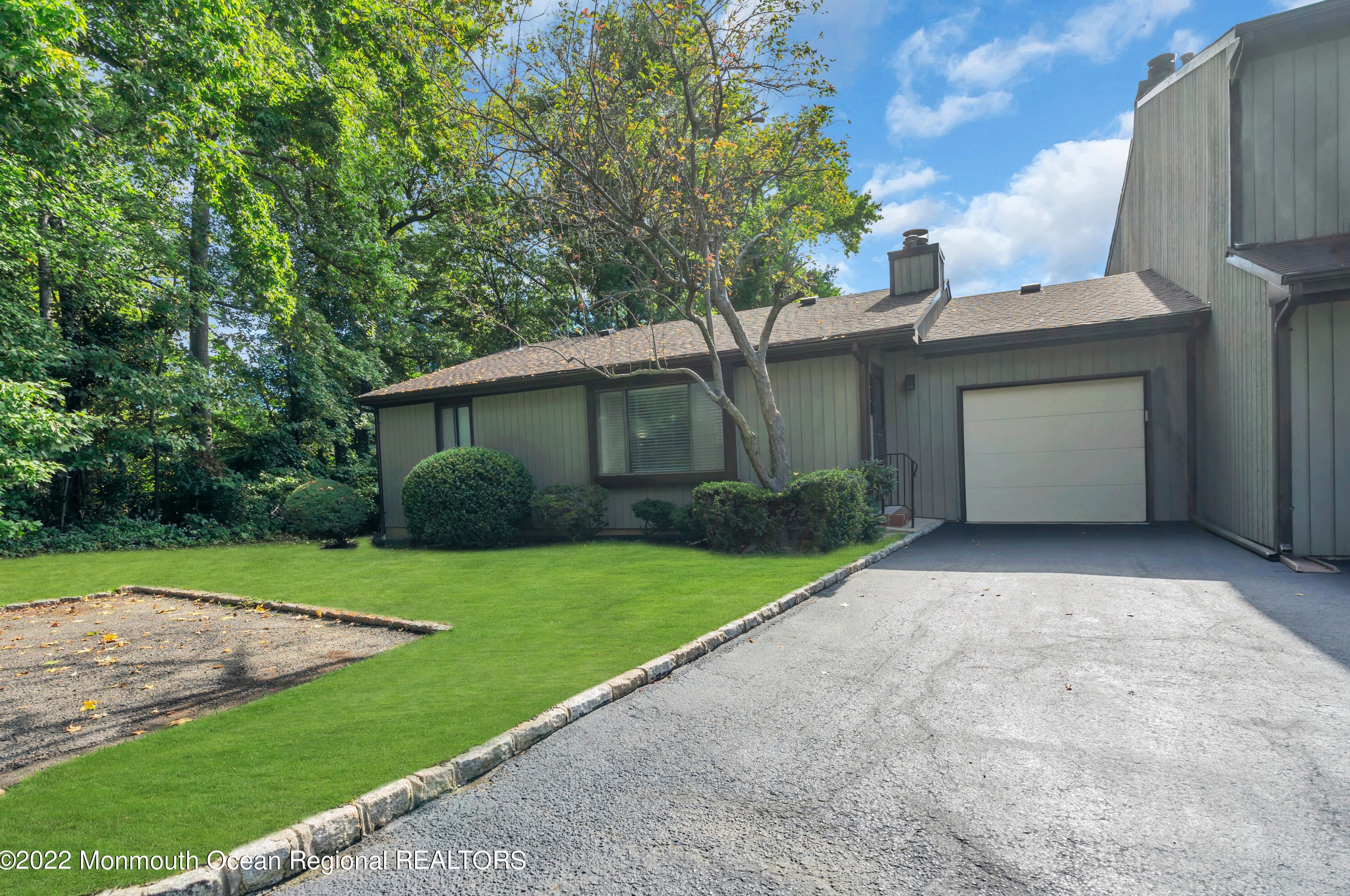 187 Heywood Ct, Matawan, NJ 07747-3569