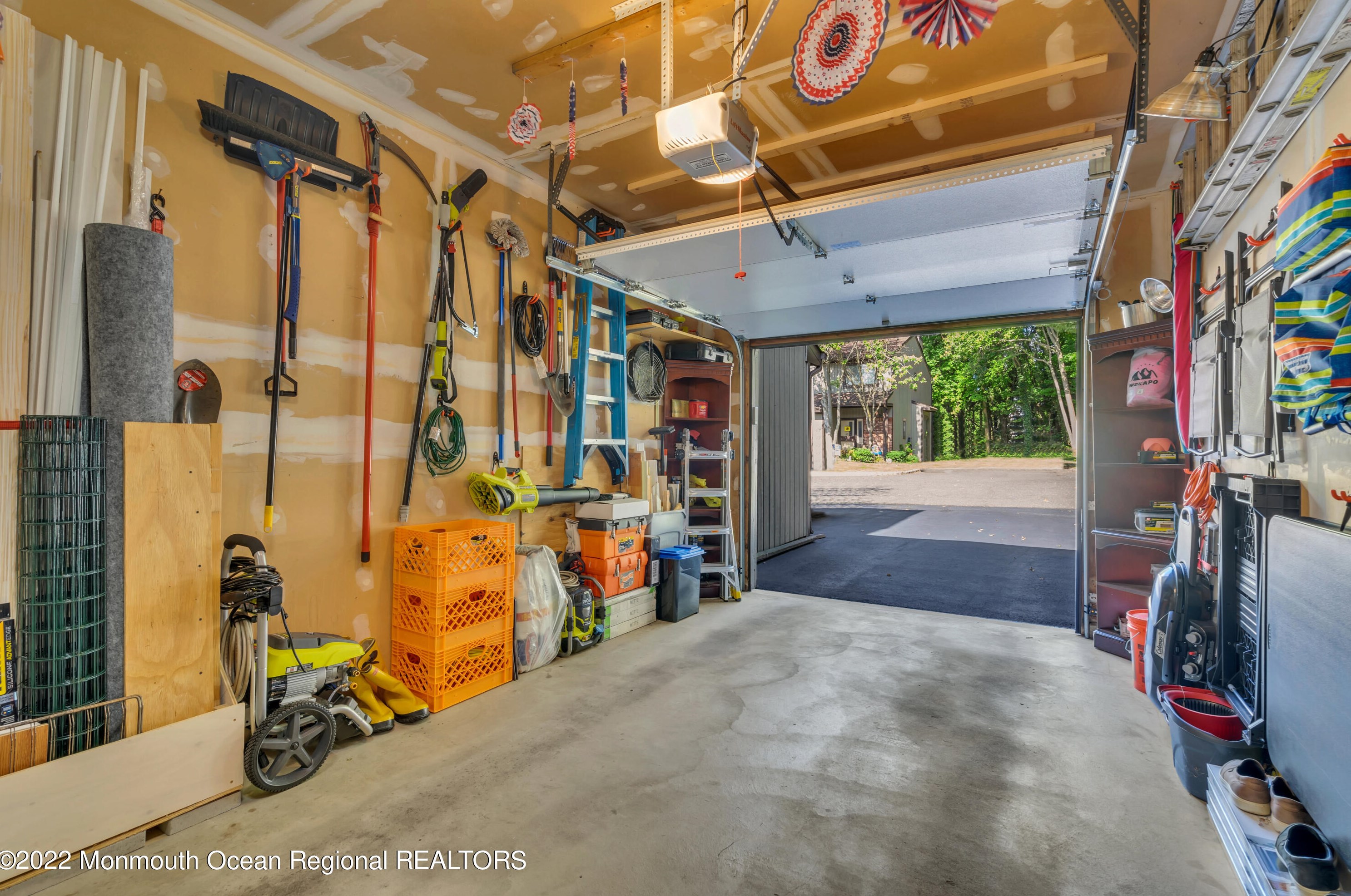 187 Heywood Ct, Matawan NJ 07747-3570 exterior