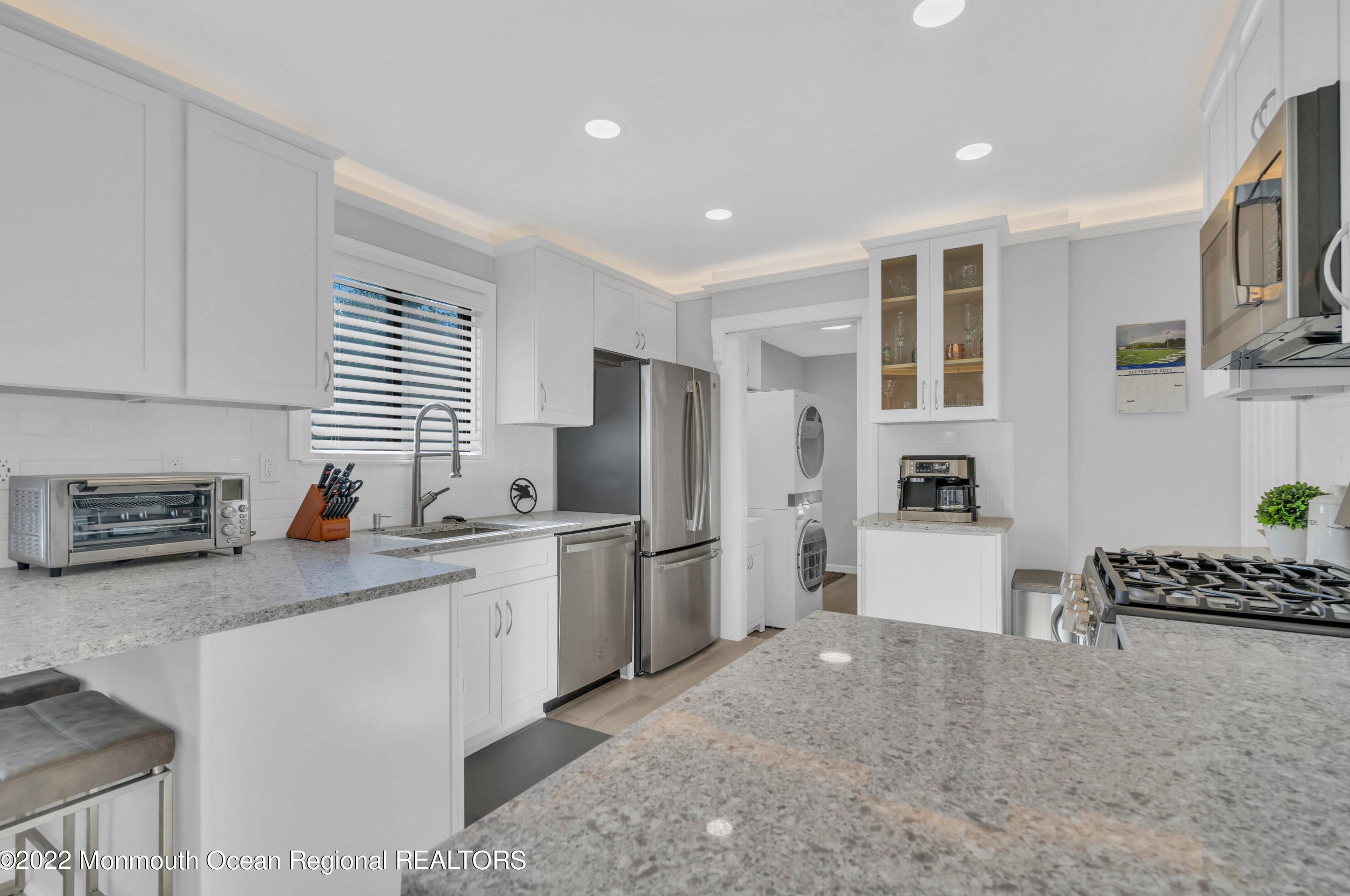 187 Heywood Ct, Matawan NJ 07747-3570 exterior