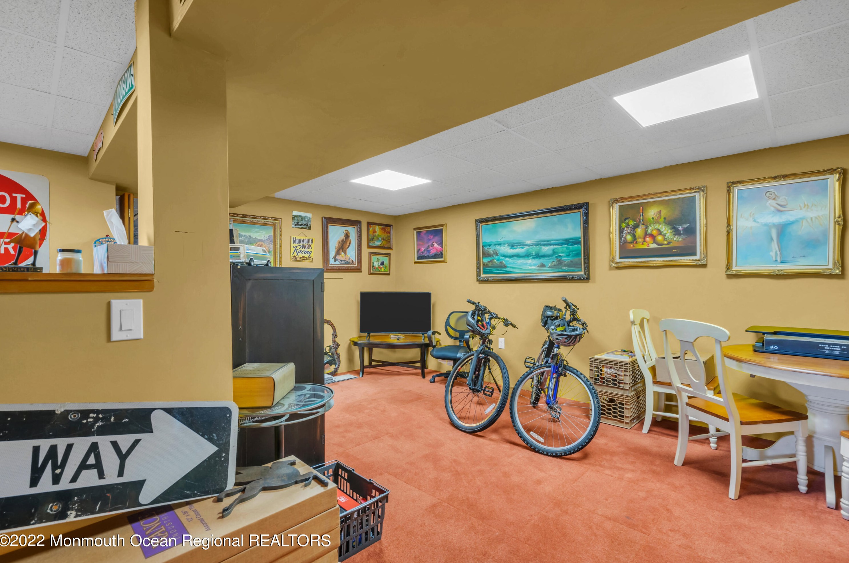 187 Heywood Ct, Matawan NJ 07747-3570 exterior