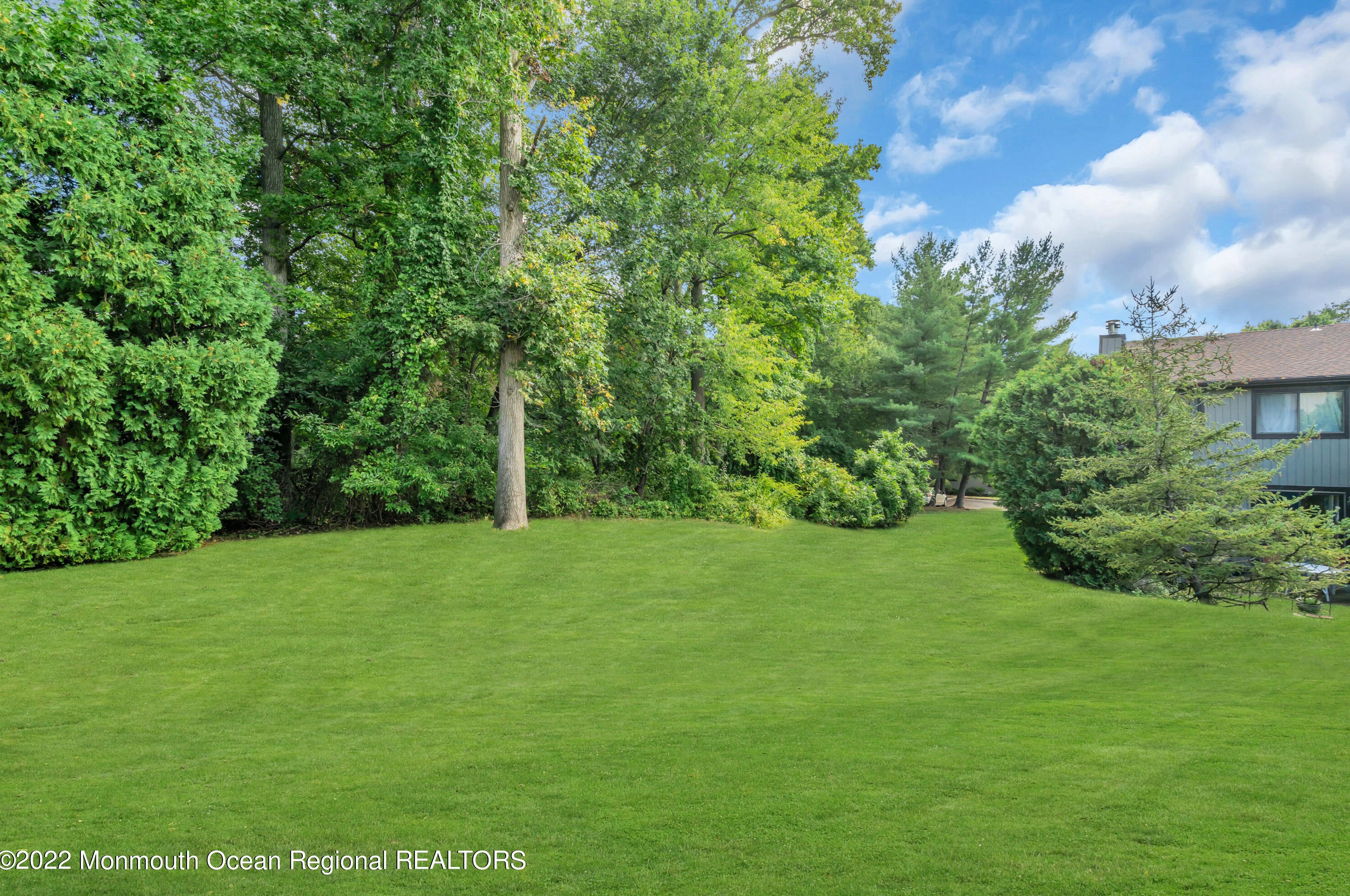 187 Heywood Ct, Matawan NJ 07747-3570 exterior