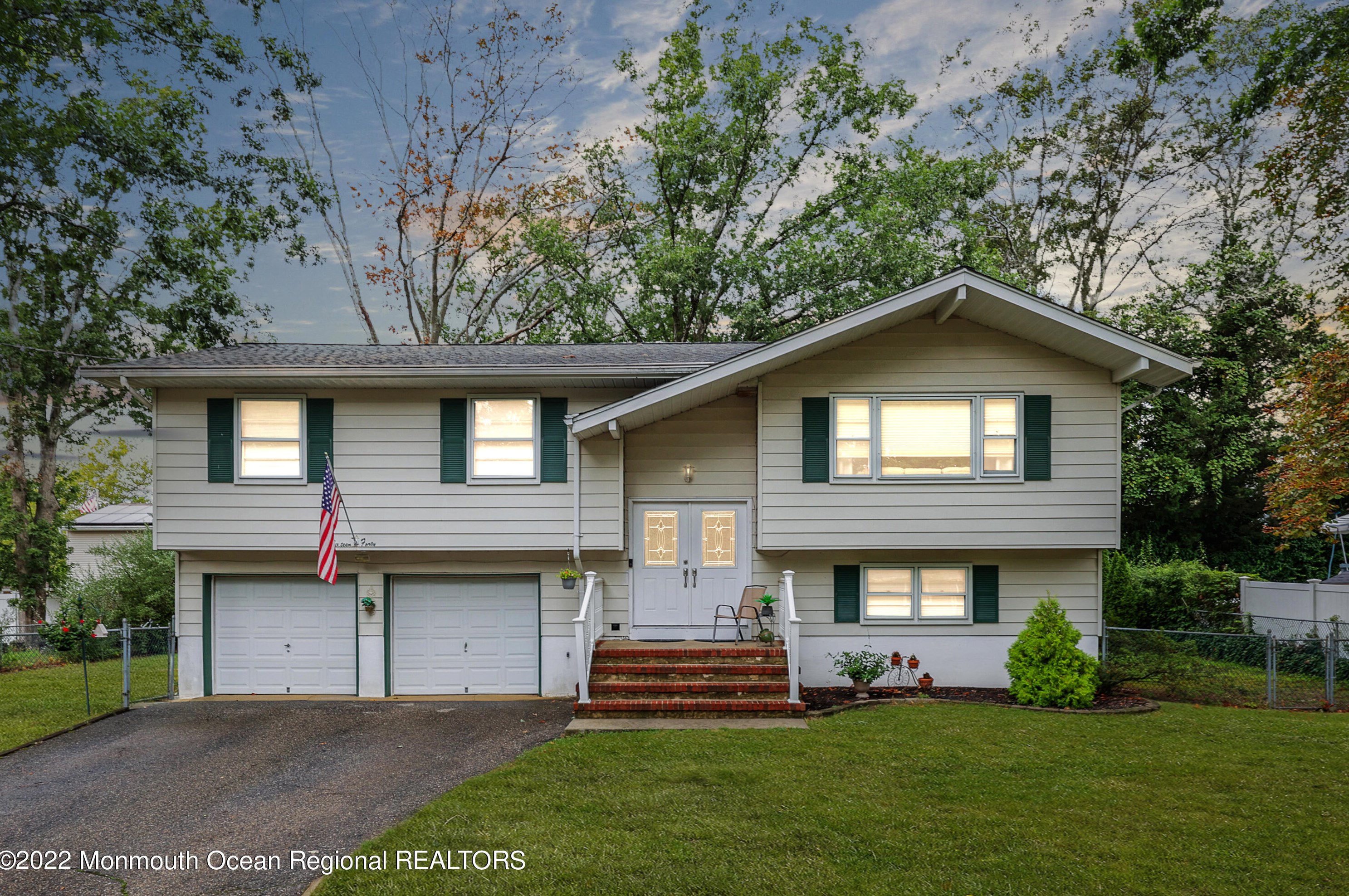 1640 Shady Ln, Toms River, NJ 08753-5841