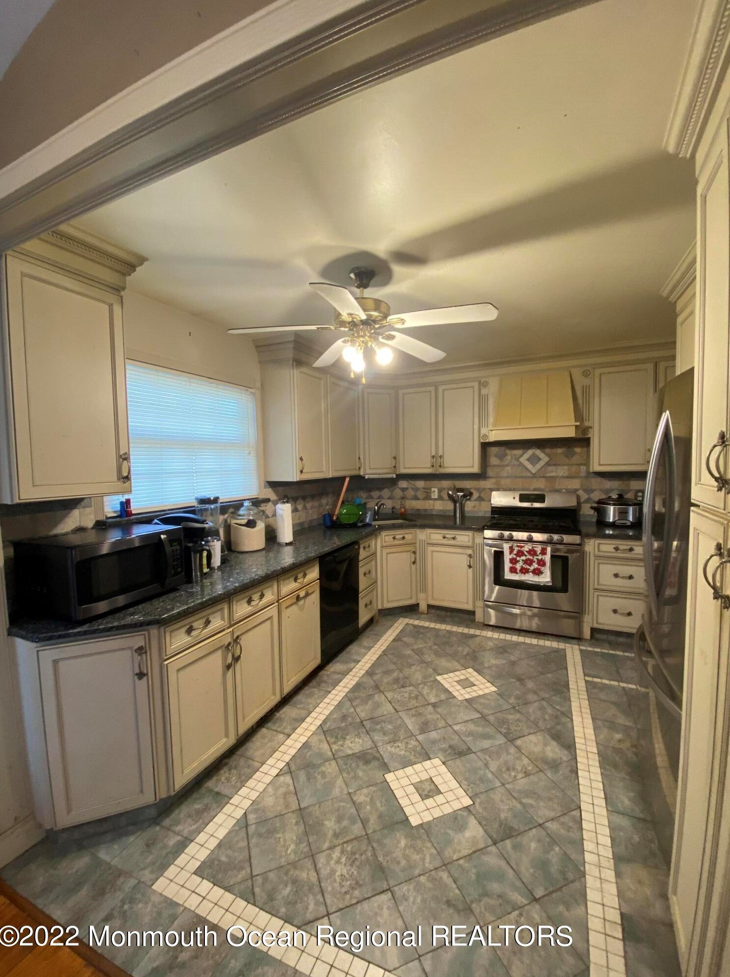 24 Layton Ave, Pine Beach, NJ 08741