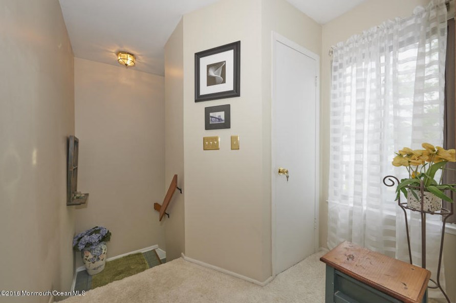 22 Beverly Ct, Tinton Falls, NJ 07724
