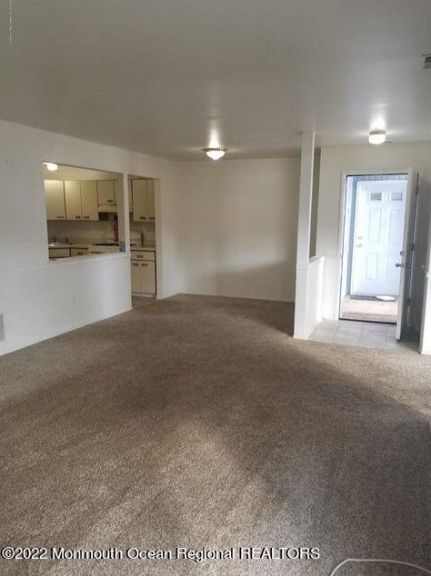 720 Zlotkin Cir Apt 3, East Freehold, NJ 07728