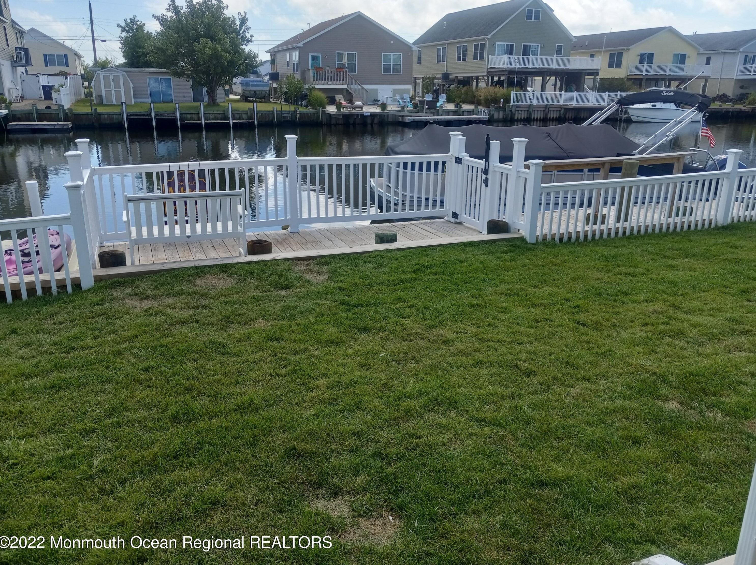 22 Ship Dr, Tuckerton NJ  08087-1520 exterior