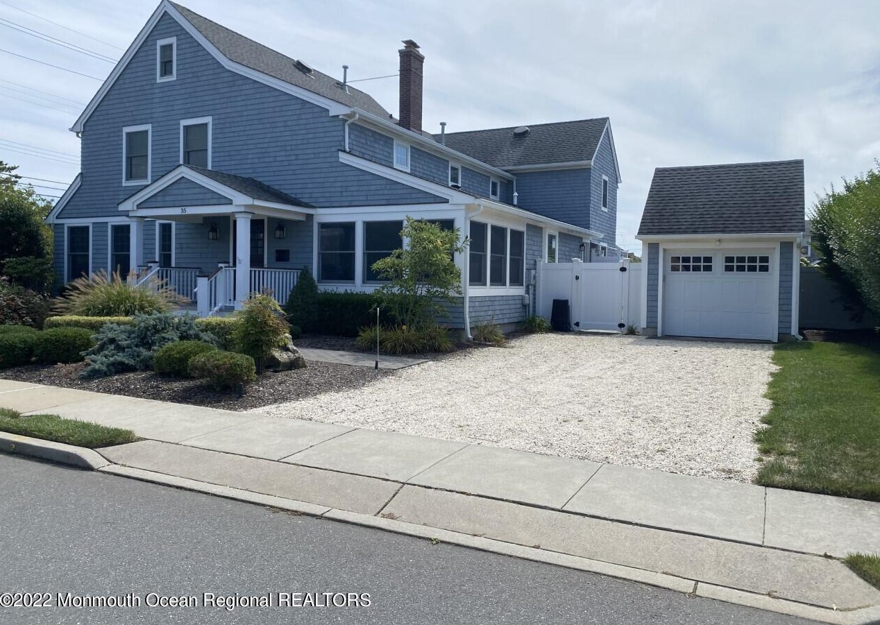 35 Bristol Pl, Point Pleasant Beach, NJ 08742