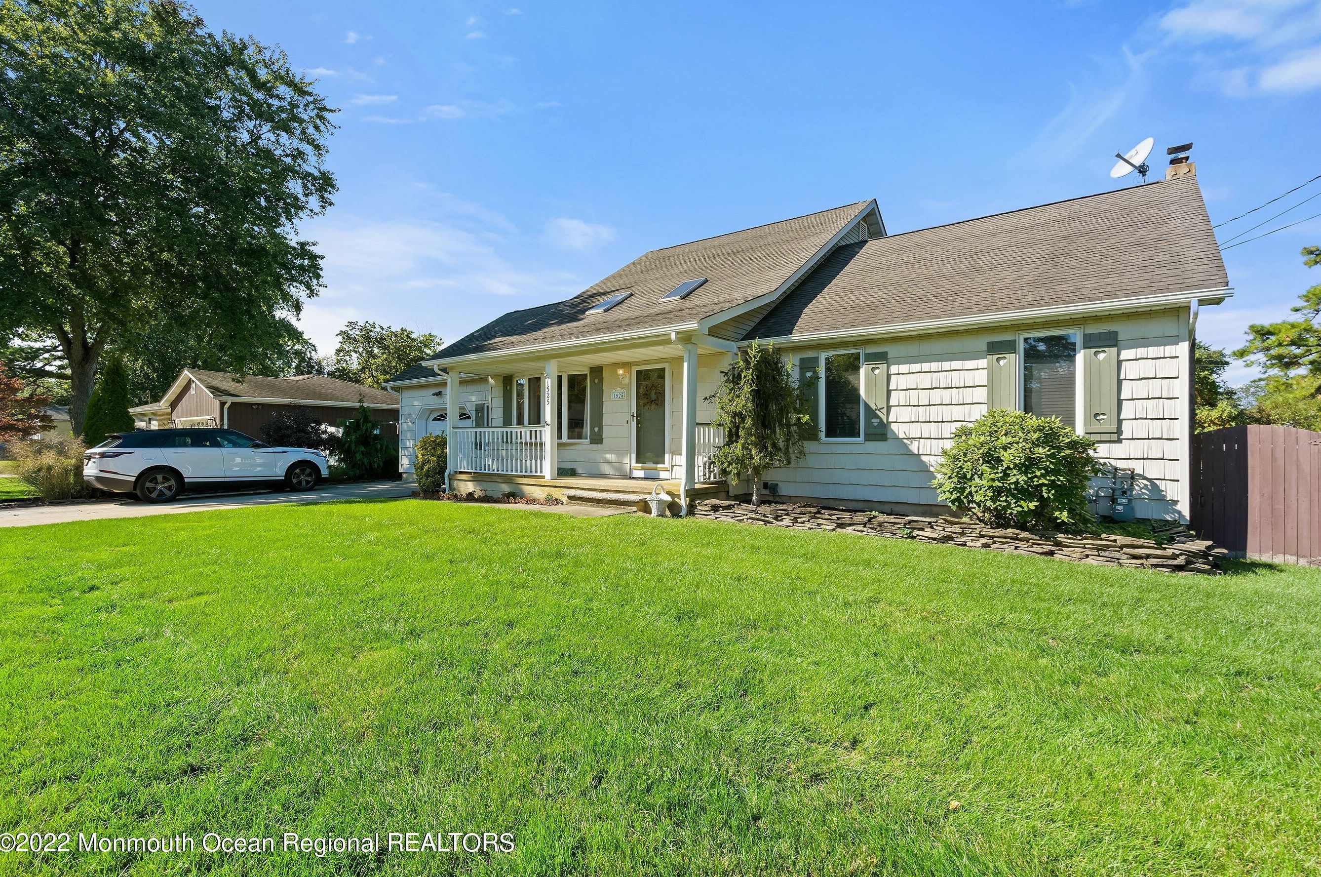 1525 8th Ave, Toms River, NJ 08757-2847