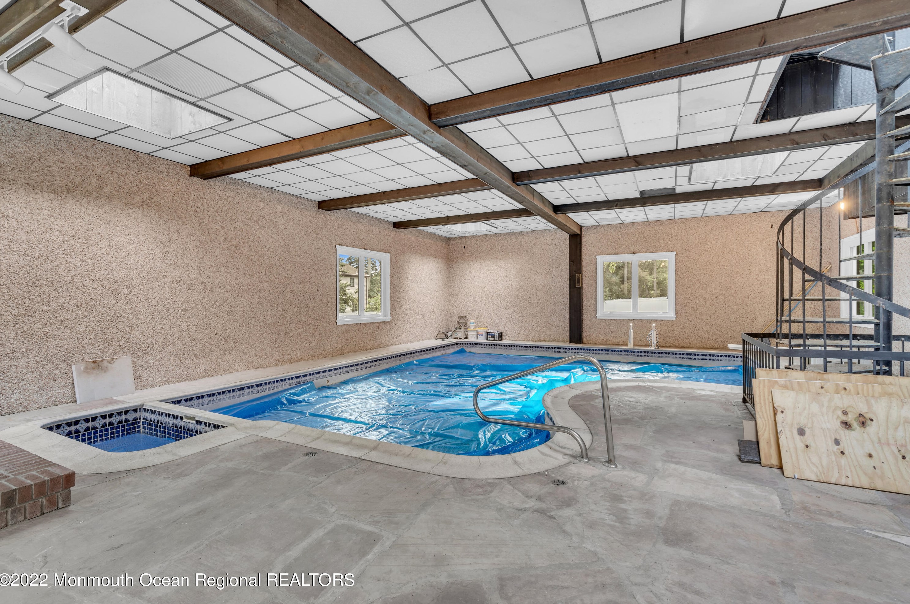 895 Somerset Dr, Toms River, NJ 08753