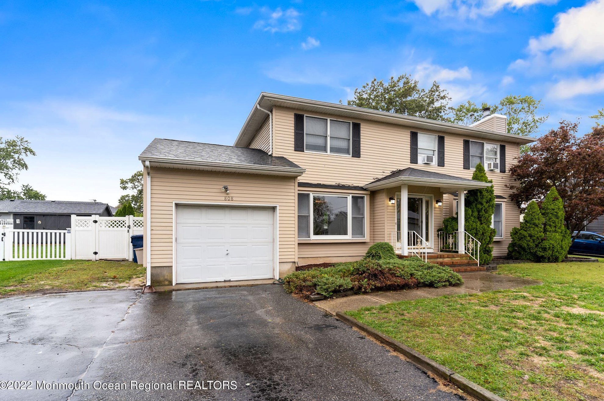 808 Halliard Ave, Beachwood, NJ 08722-2410