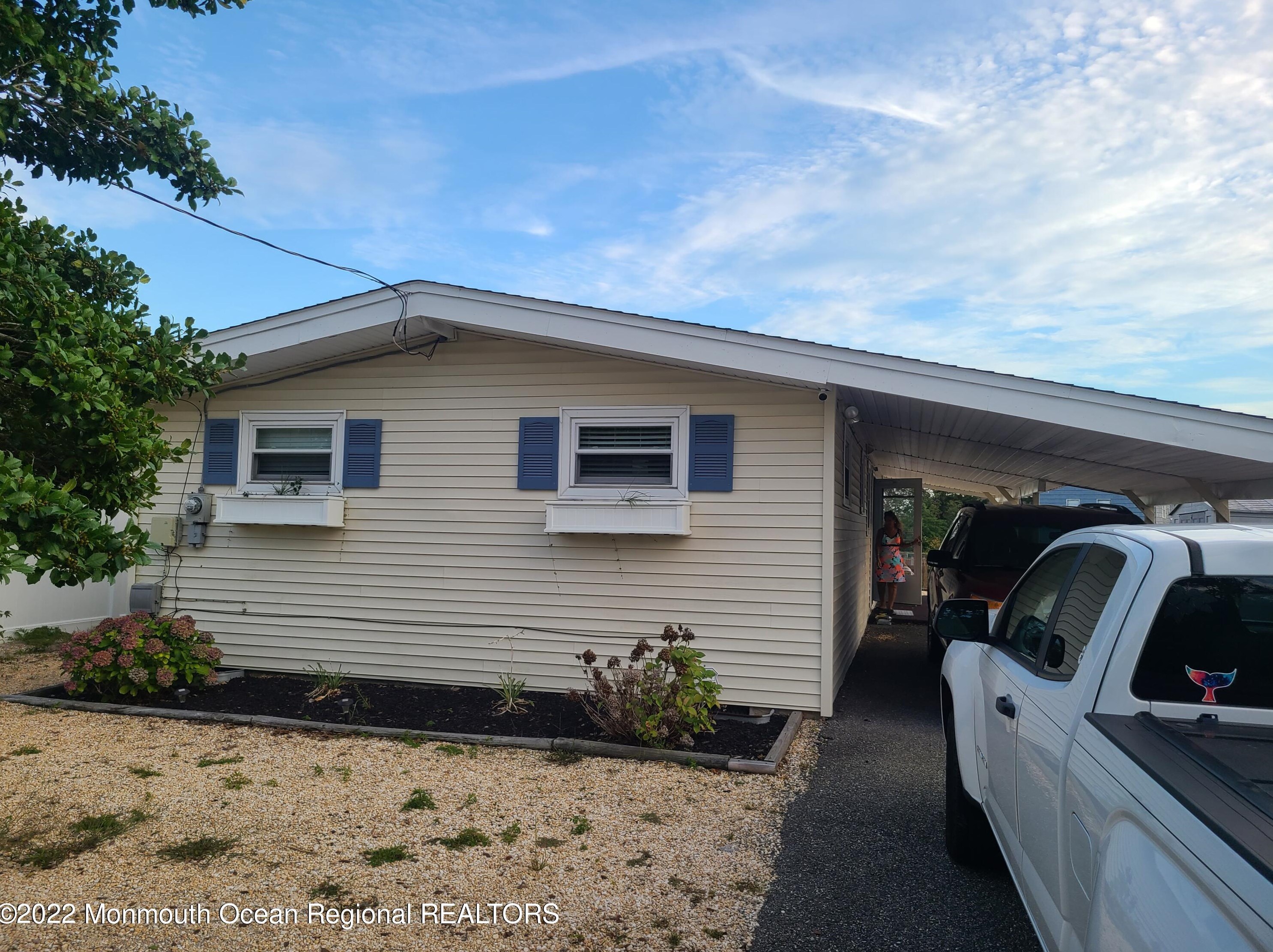 1343 Bay Ave, Toms River NJ  08753-4770 exterior