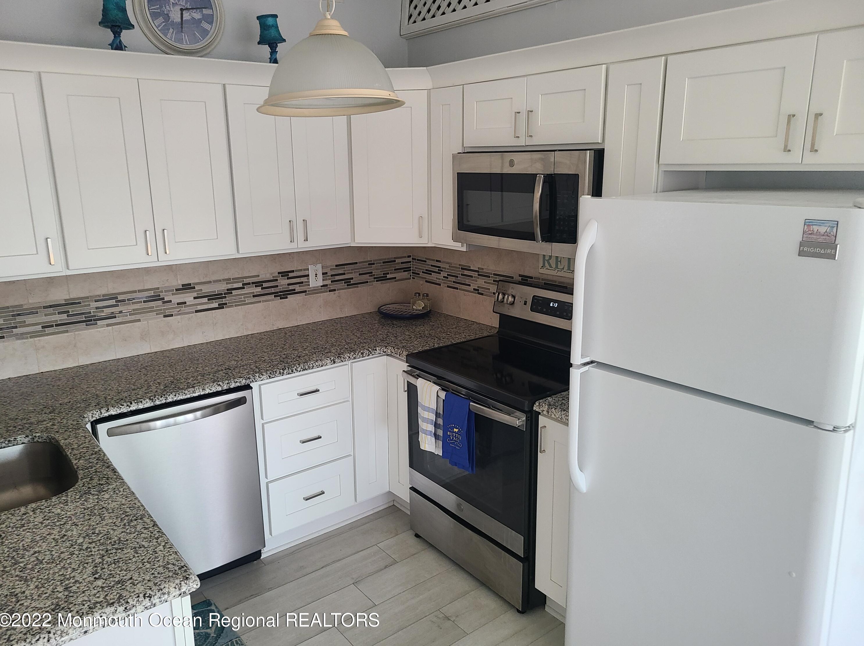 1343 Bay Ave, Toms River NJ  08753-4770 exterior
