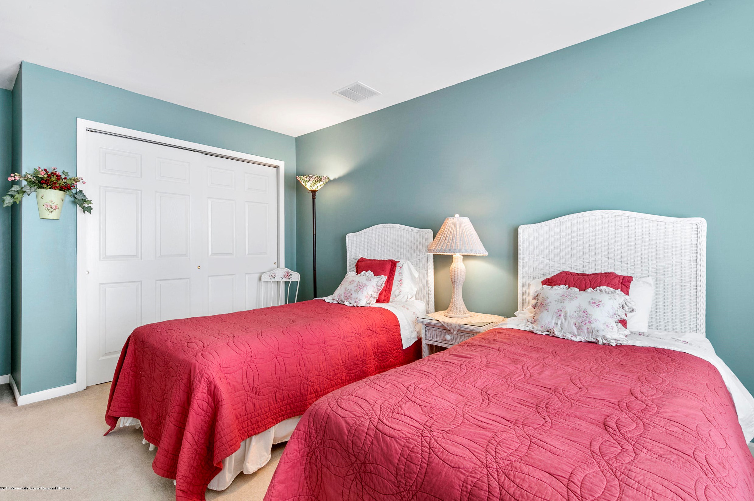 419 Golf Vw Dr, Tuckerton NJ  08087-4222 exterior