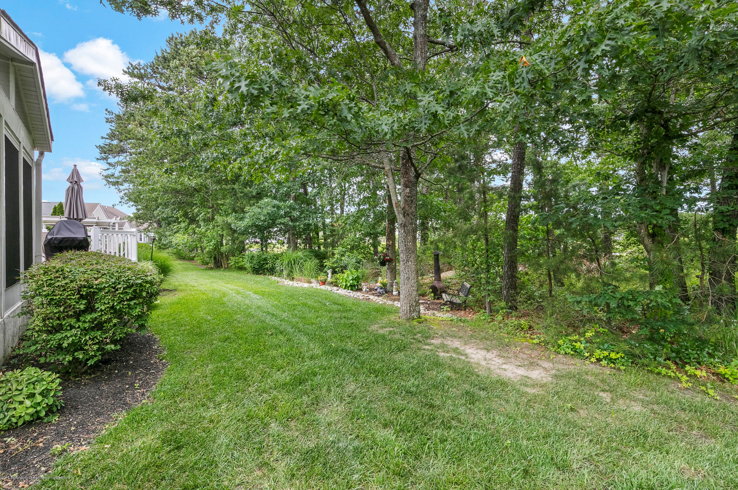 419 Golf Vw Dr, Tuckerton NJ  08087-4222 exterior