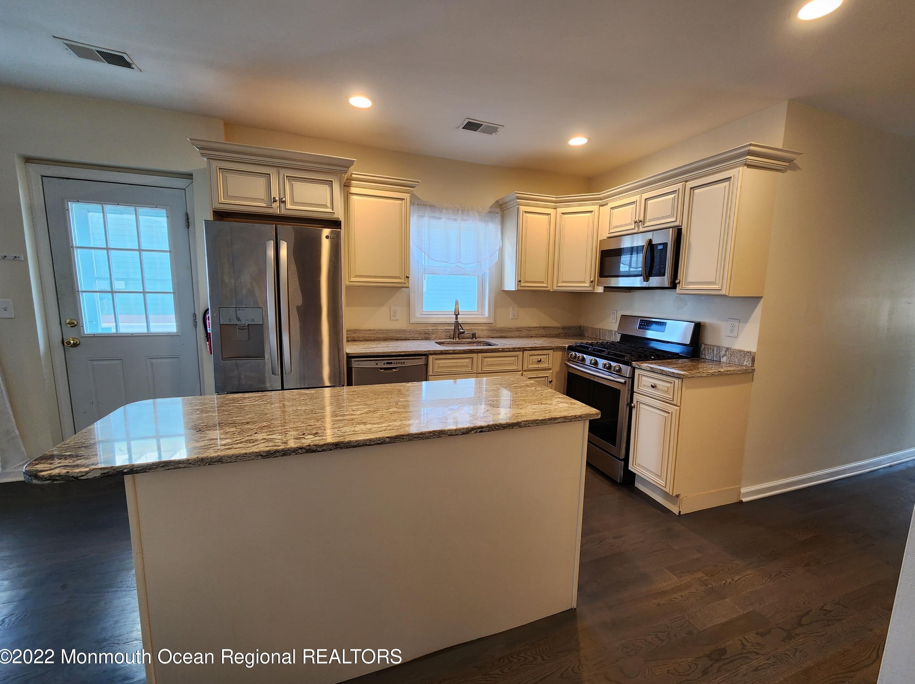 334 Front St #1, Keyport, NJ 07735
