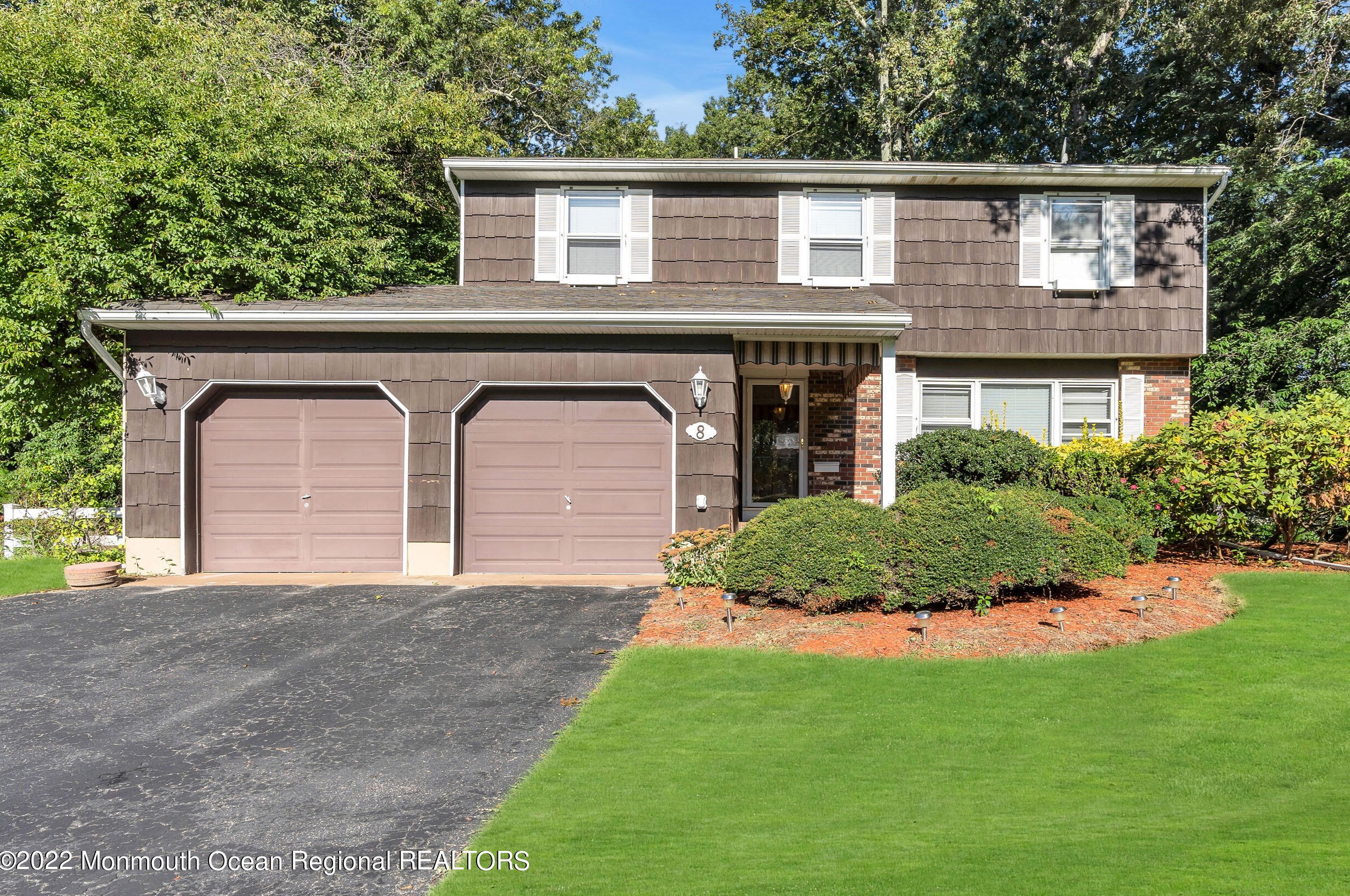8 Dorchester Ct, Jackson Twp, NJ 08527