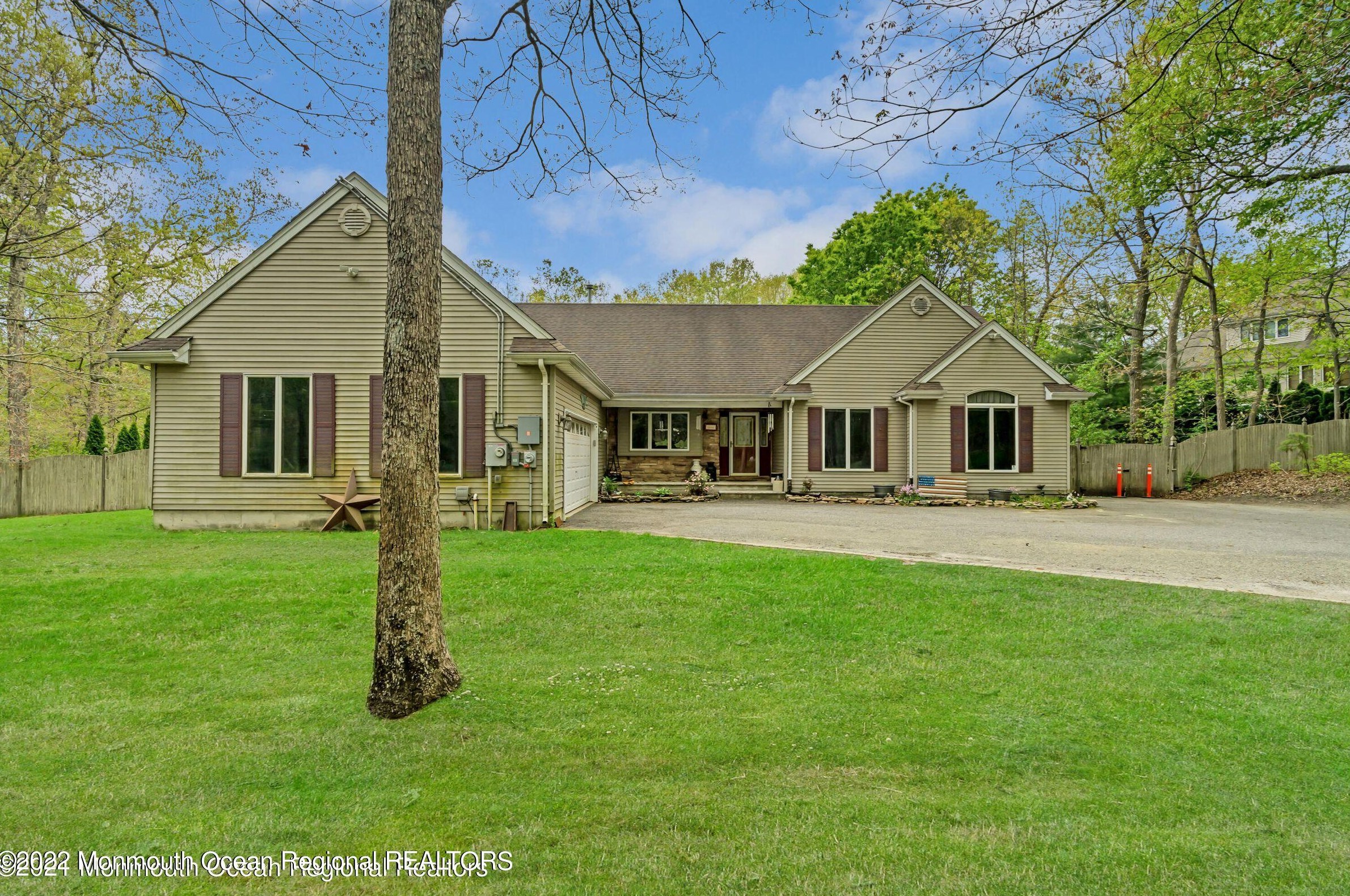 336 Clearstream Rd, Jackson Twp, NJ 08527