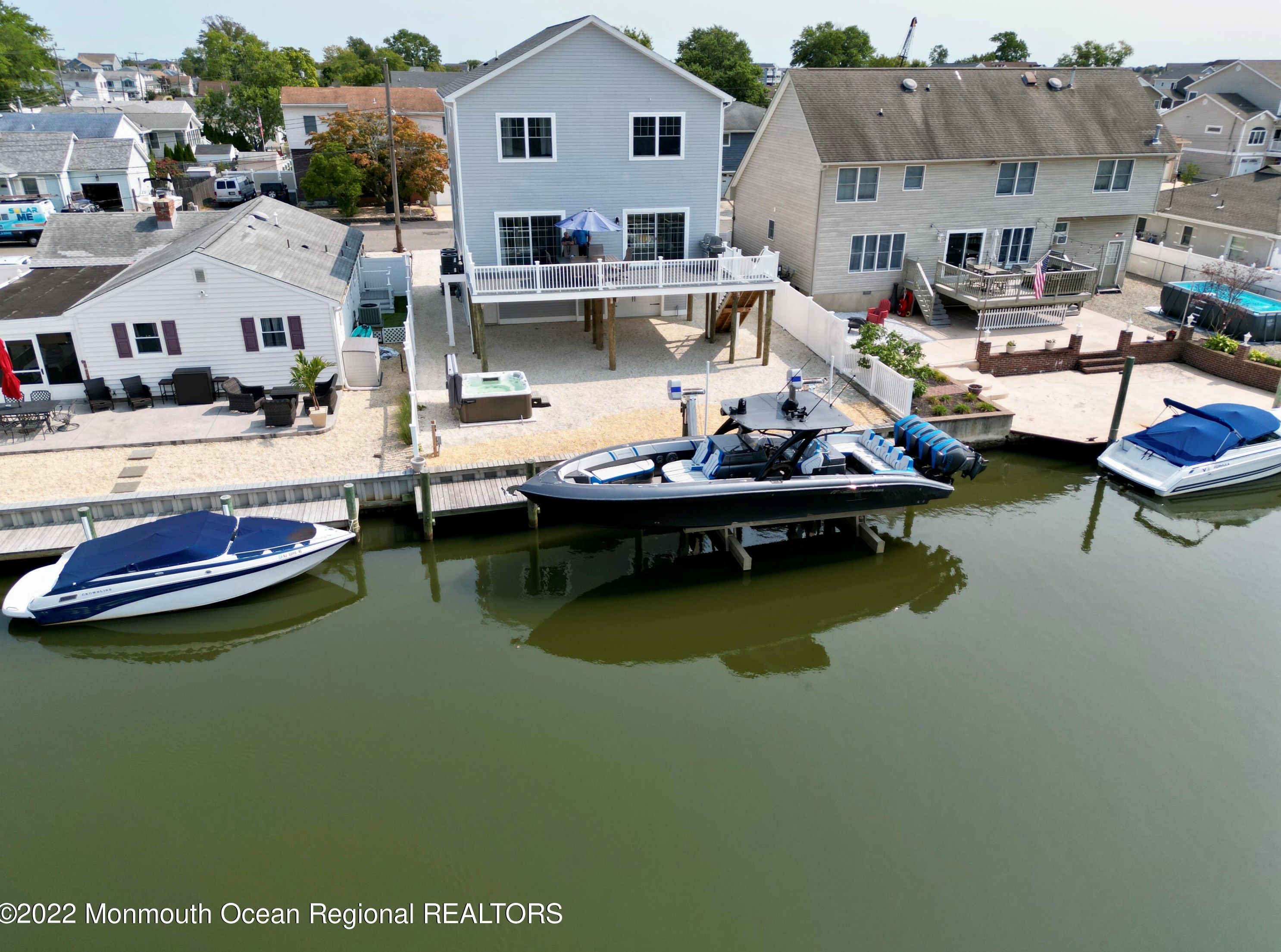 30 Lagoon Dr, Toms River, NJ 08753-2569