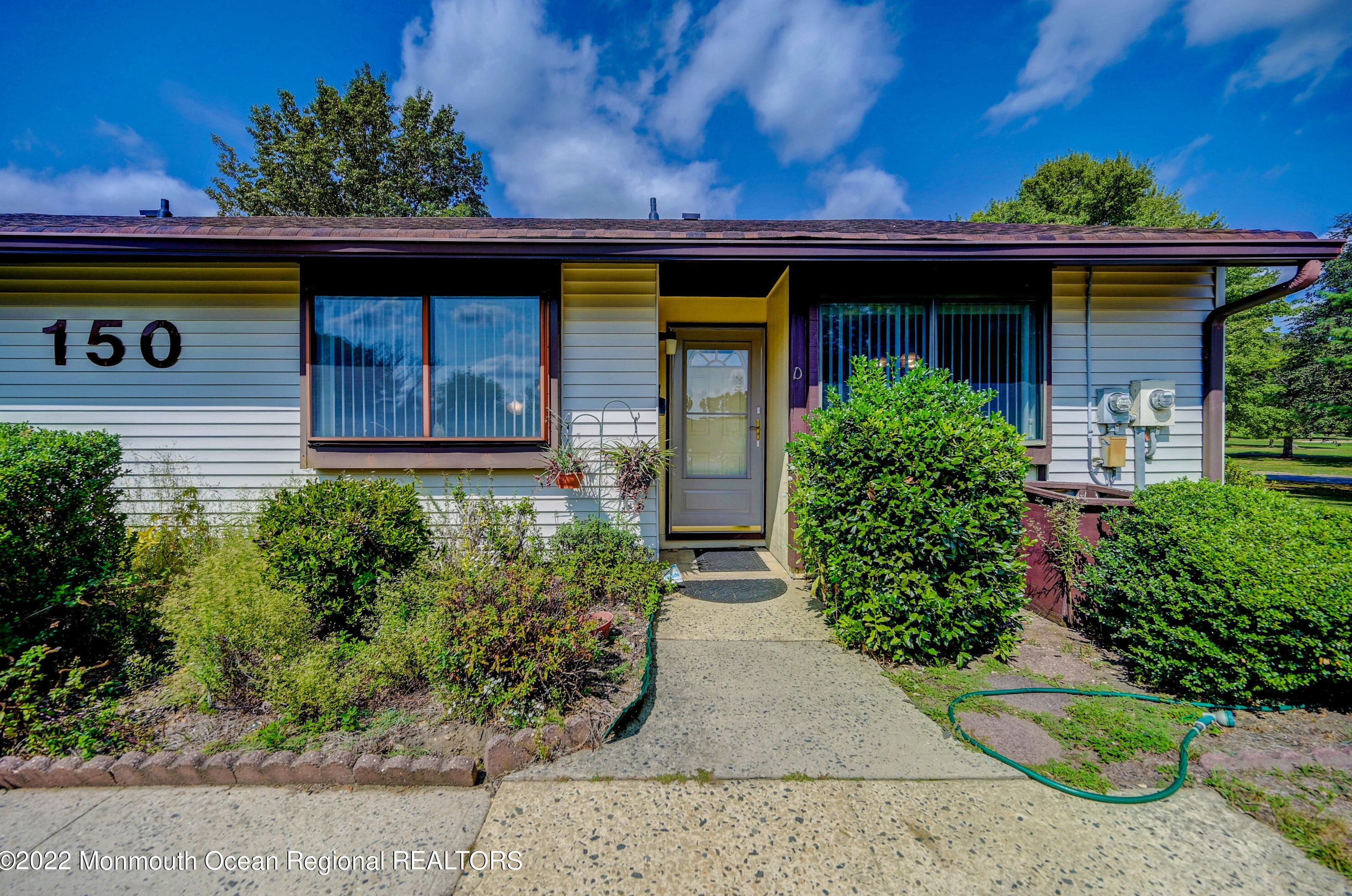 150 Amberly Dr Unit D, Millstone Township, NJ