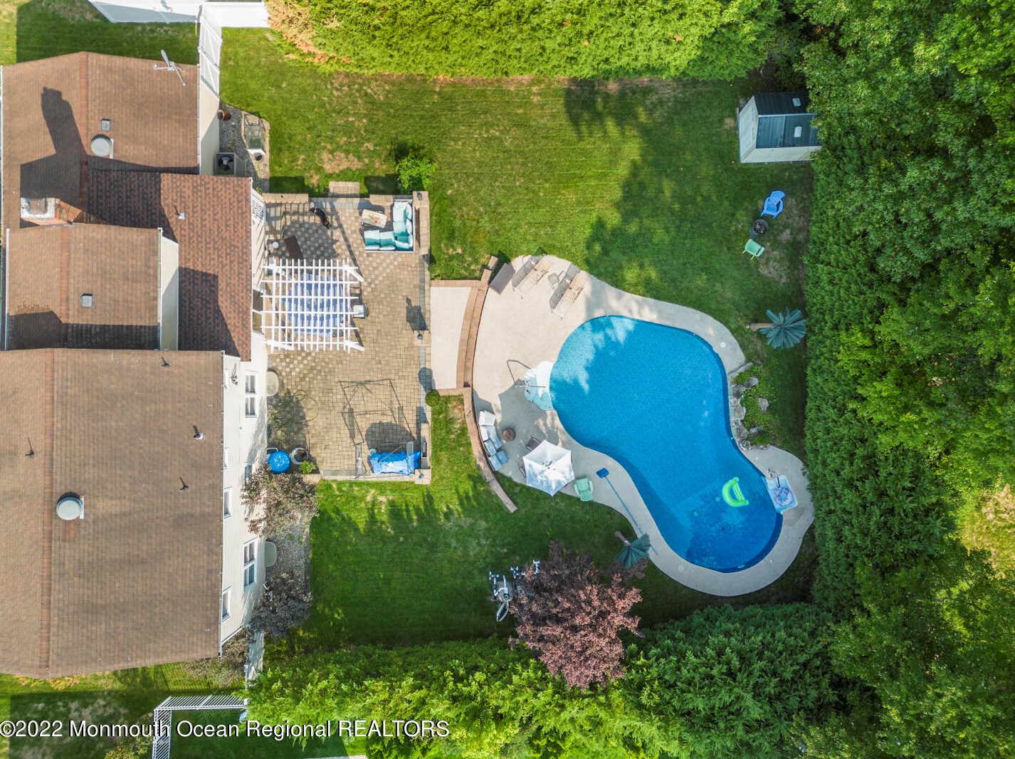 12 Neal Dr, Millstone Township, NJ 07726-1722