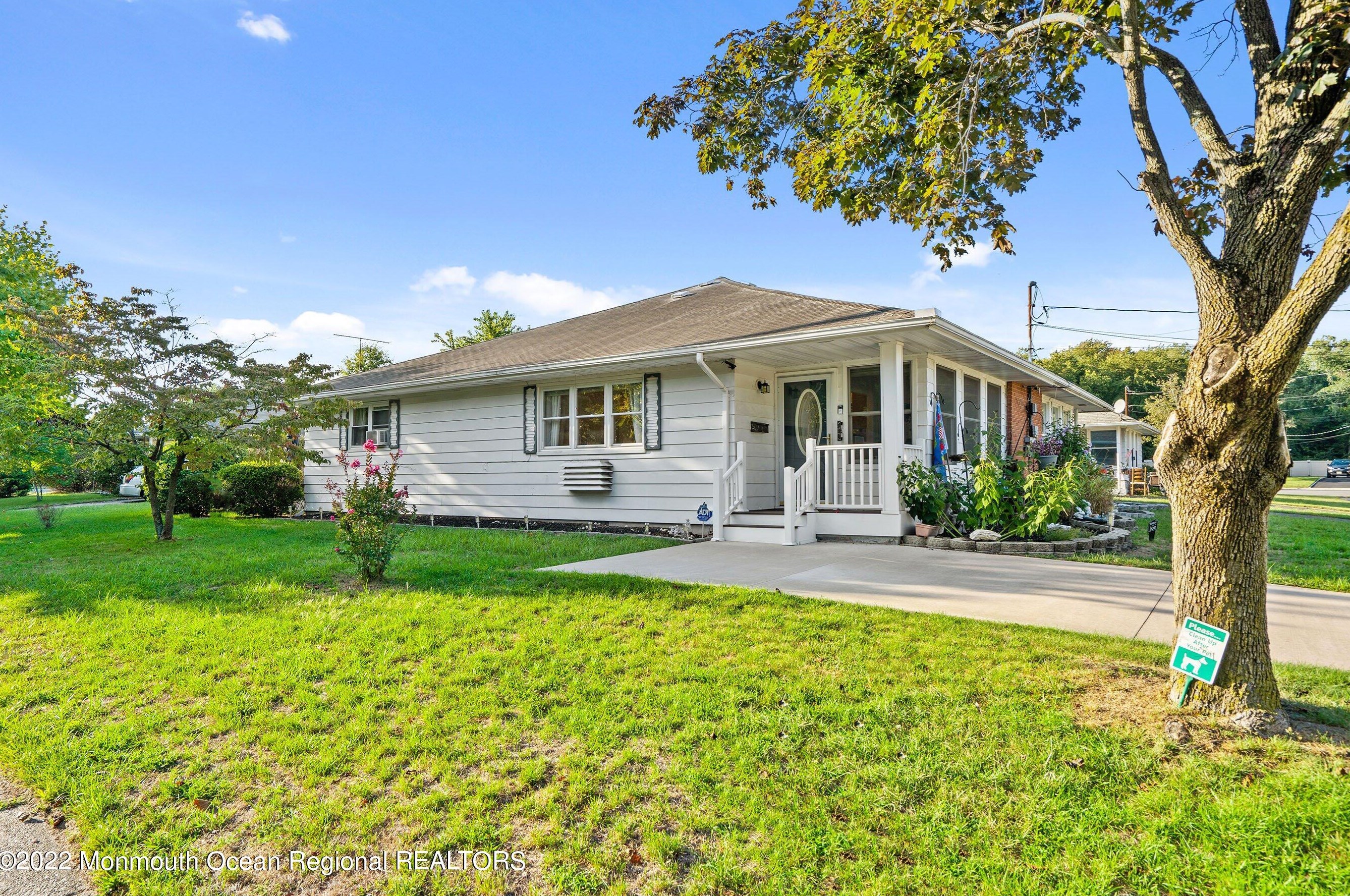 4 Saratoga Pl, Toms River, NJ 08753-1624