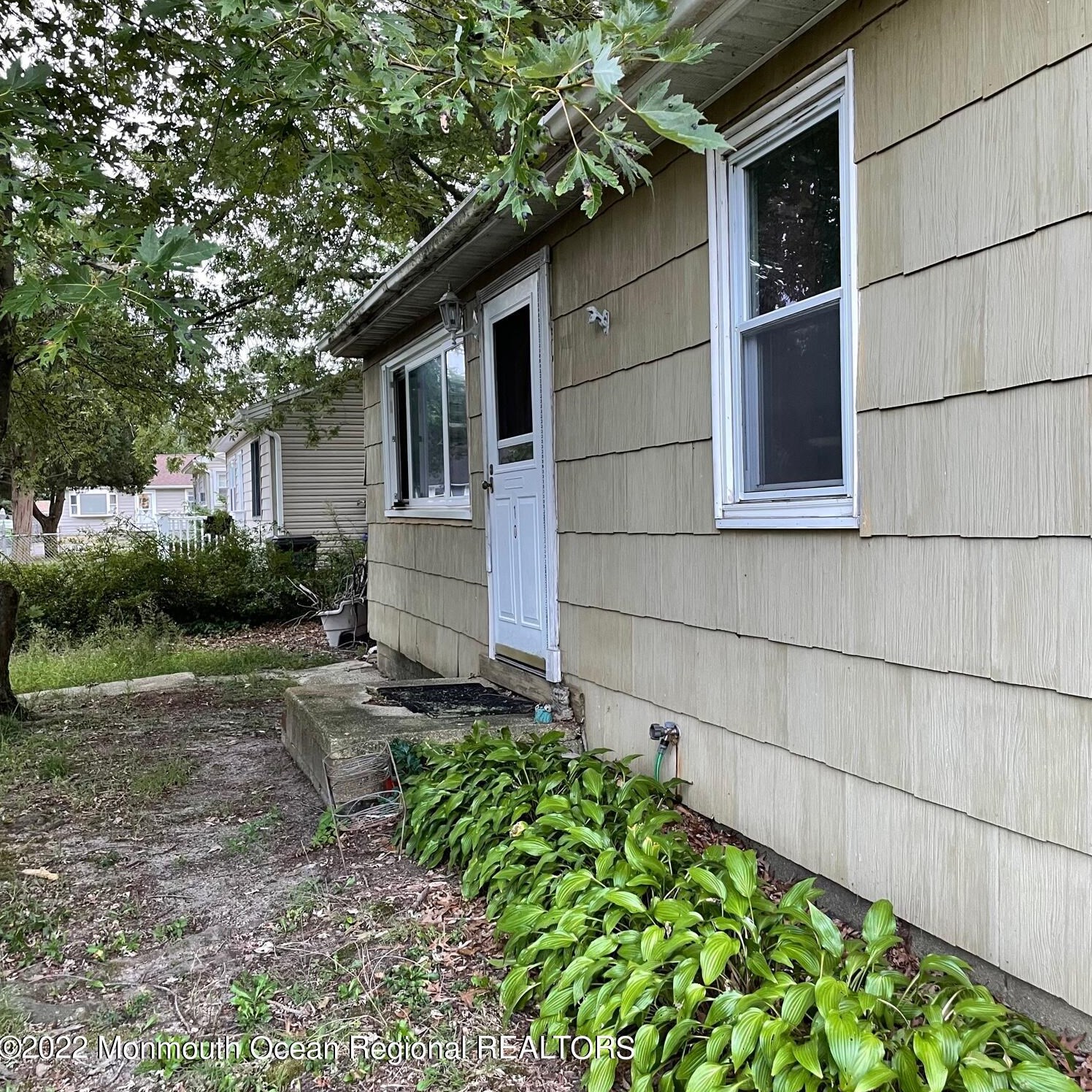 10 Castro Grove Dr, Toms River, NJ 08753-1907