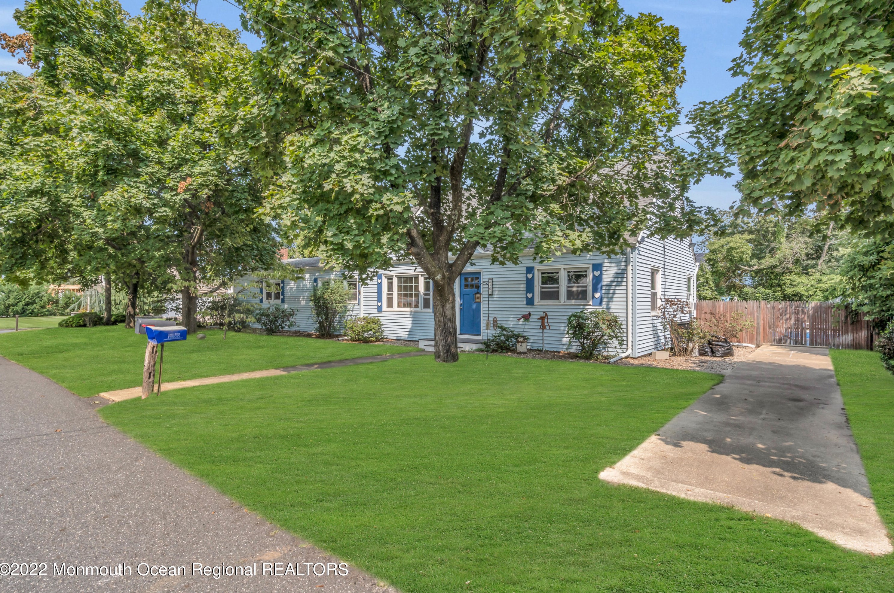 701 Forepeak Ave, Beachwood, NJ 08722-4133