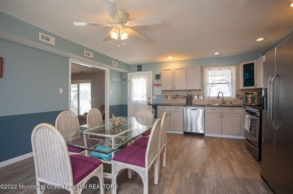64 Marguerite Ln, Stafford Township, NJ 08050