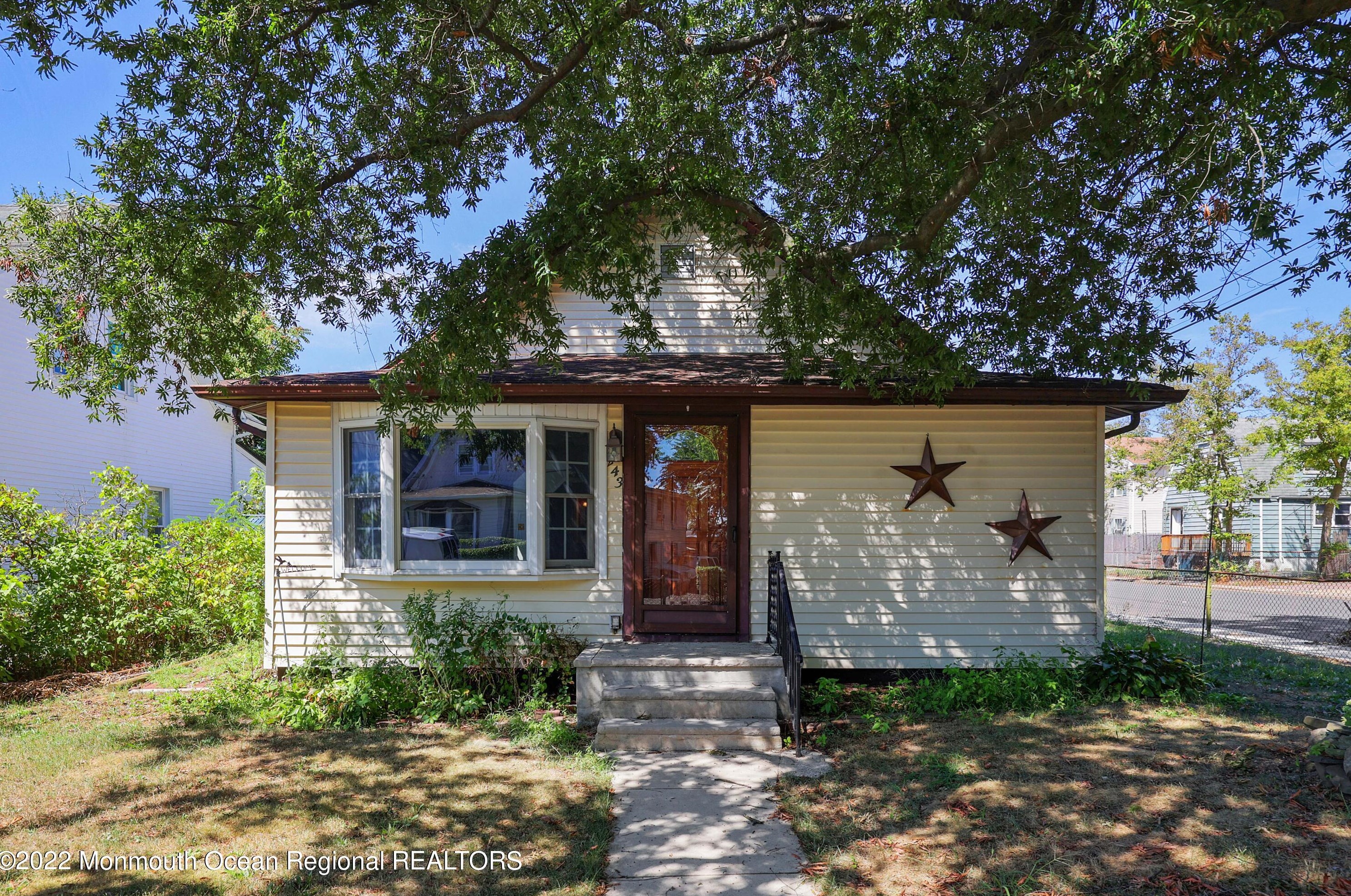 243 Seeley Ave, Ideal Beach NJ  07734-1143 exterior