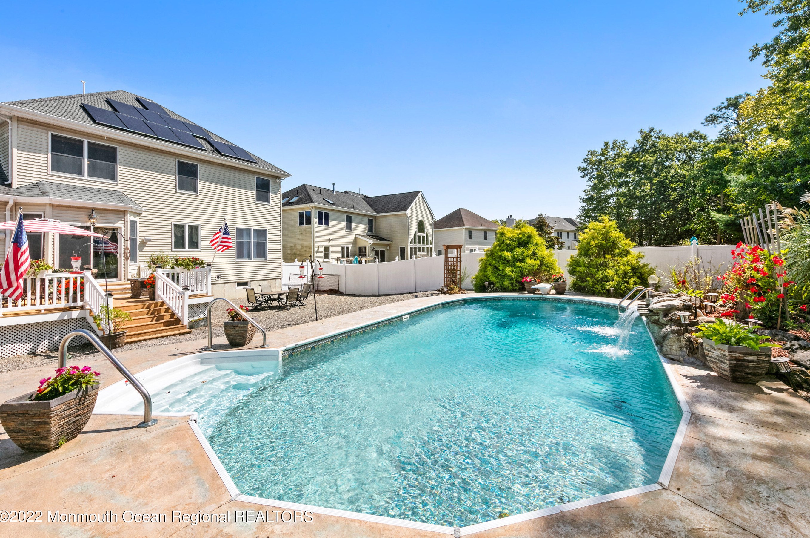 10 Harvest Way, Tuckerton, NJ 08087-4042