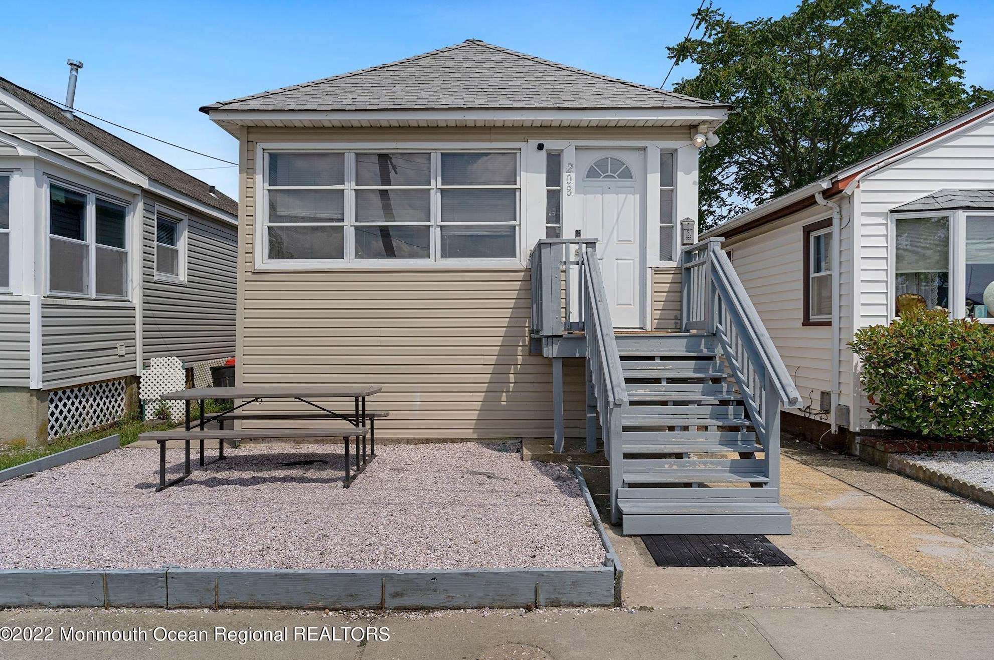 208 Porter Ave, Pelican Island, NJ 08751