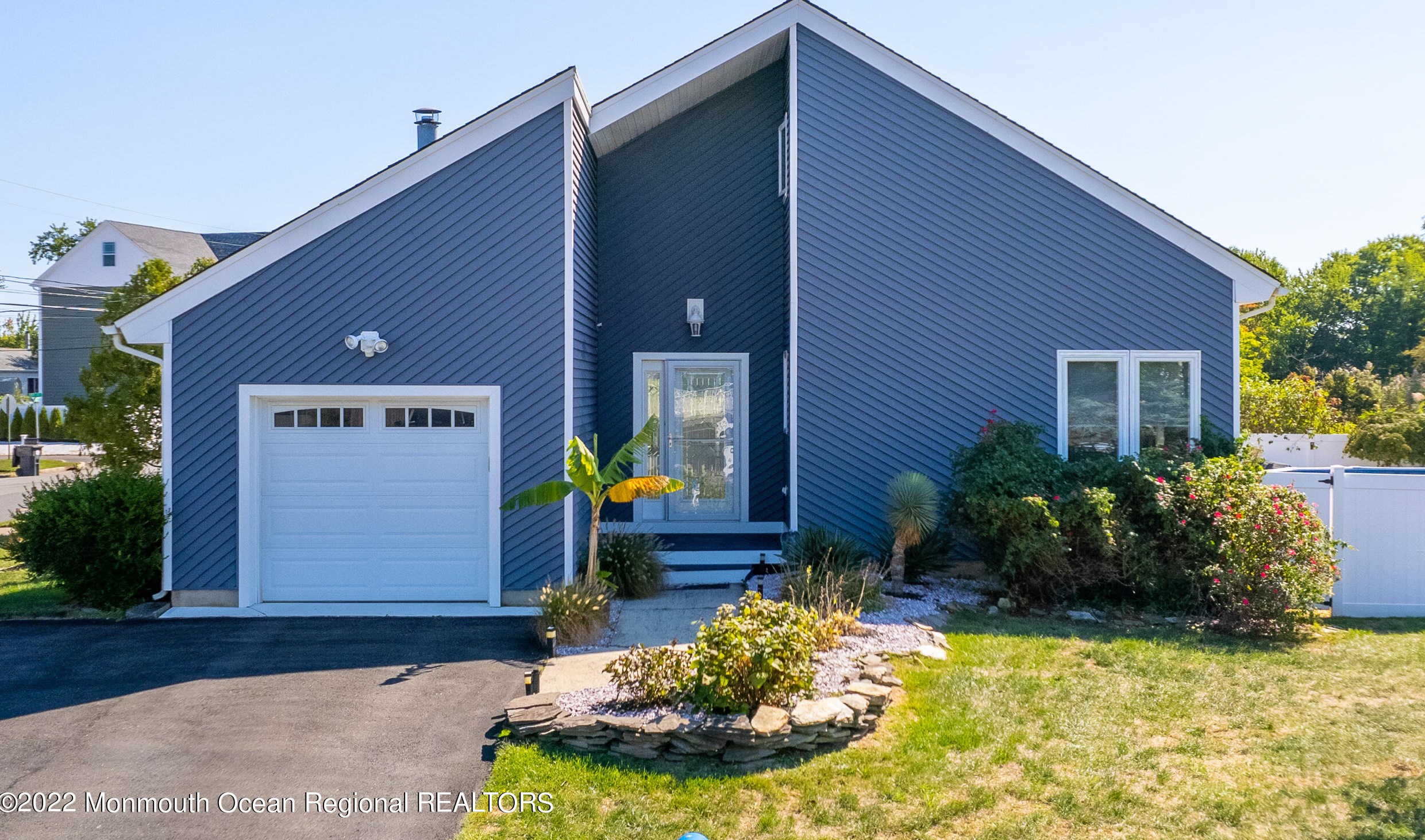 79 16th St, Toms River, NJ 08753-2431