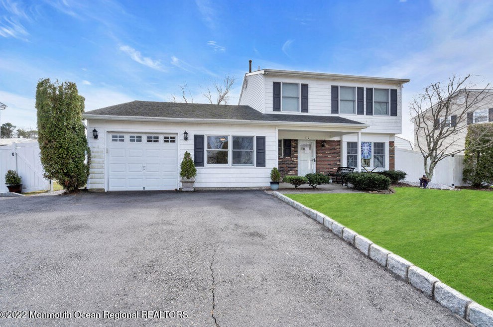 110 Appletree Rd, Wall Township, NJ 07731
