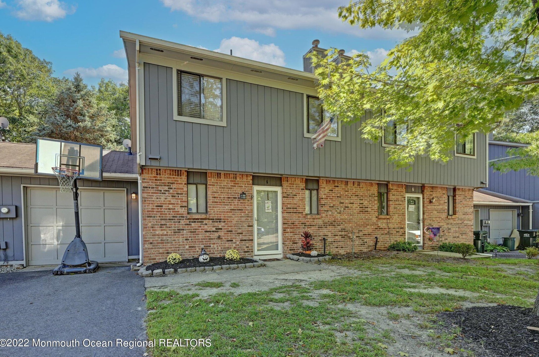 6 Pelican Rd, Wall Township, NJ 07731-2040