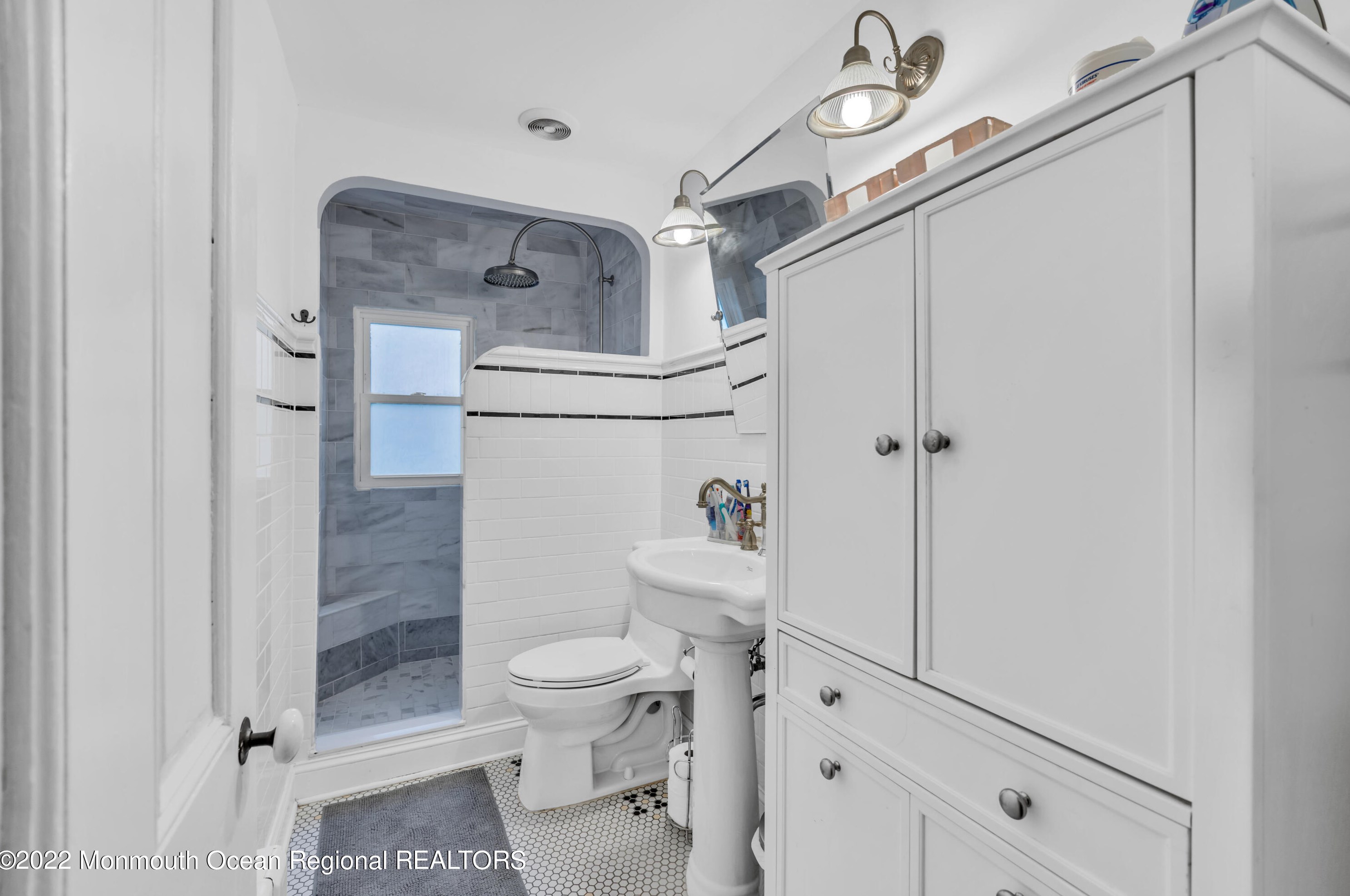 28 Parker Ave, Wall Township NJ  08736-3006 exterior