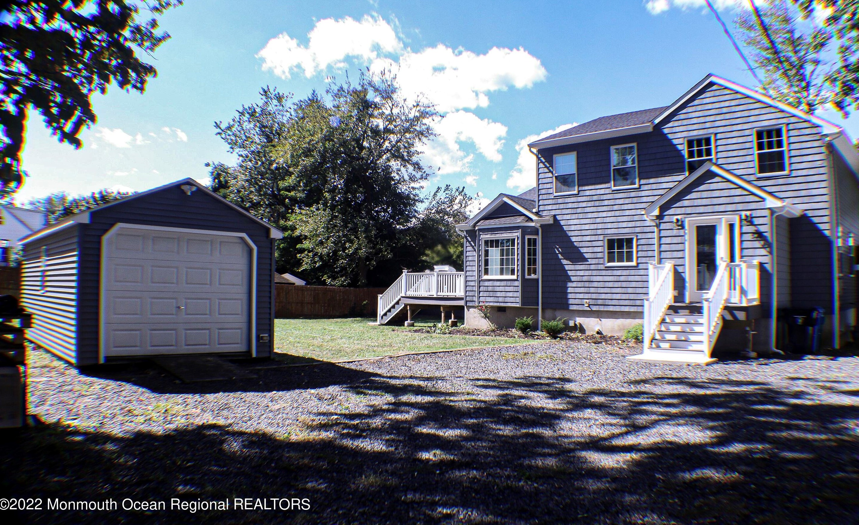 570 Clinton Ave, Belford, NJ 07718
