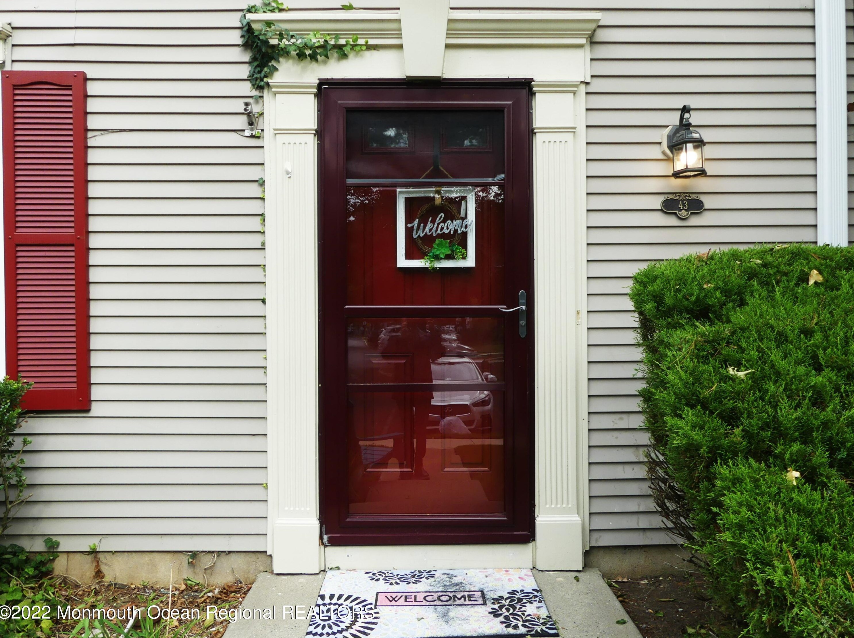 43 Sun Beau Ct, Tinton Falls, NJ 07724