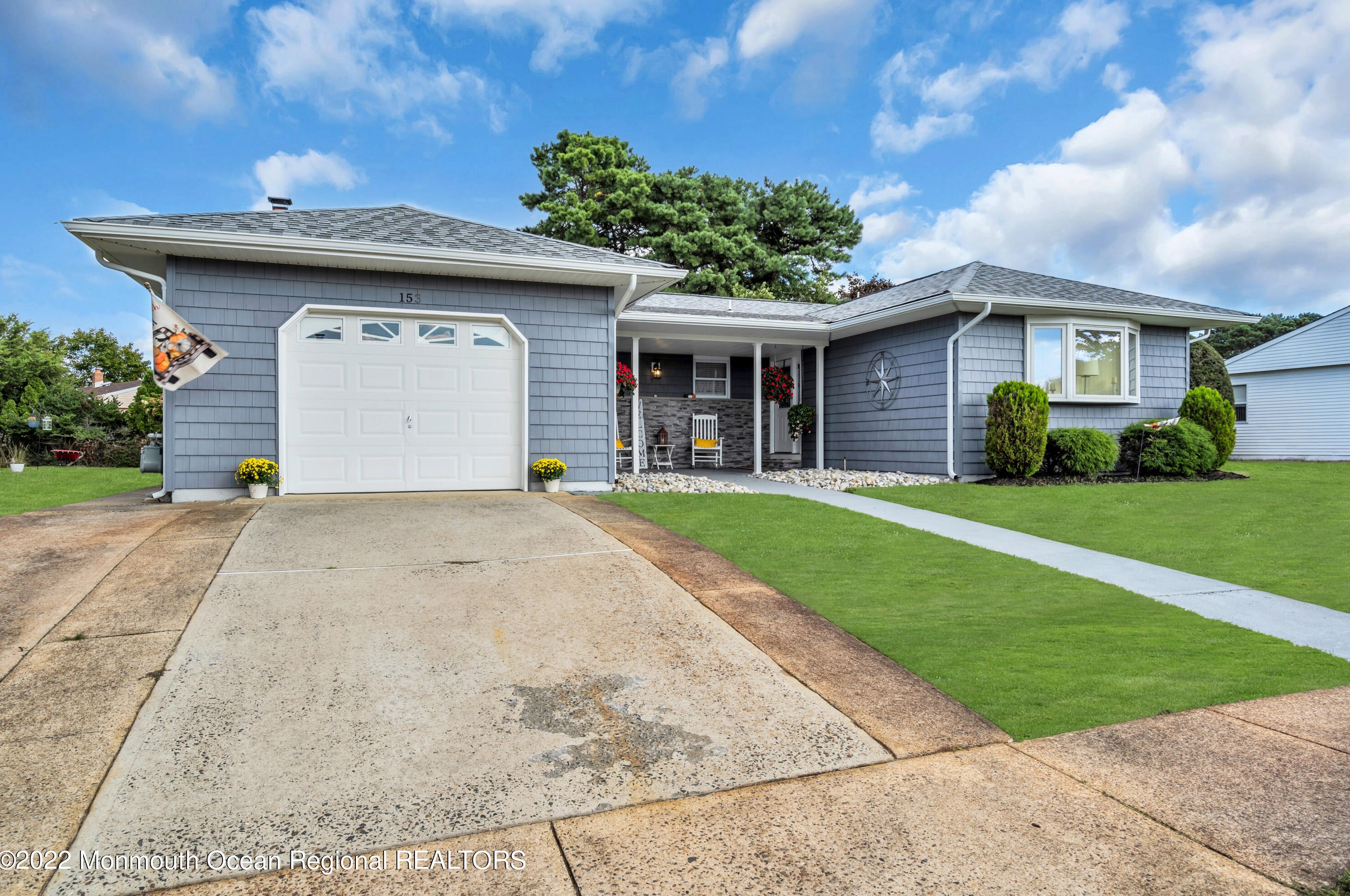 153 Torrey Pines Dr, Toms River, NJ 08757-5725